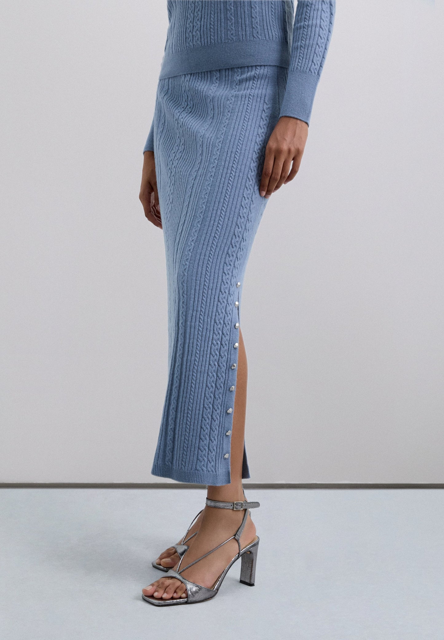 CABLE KNIT SKIRT WITH SLIT
