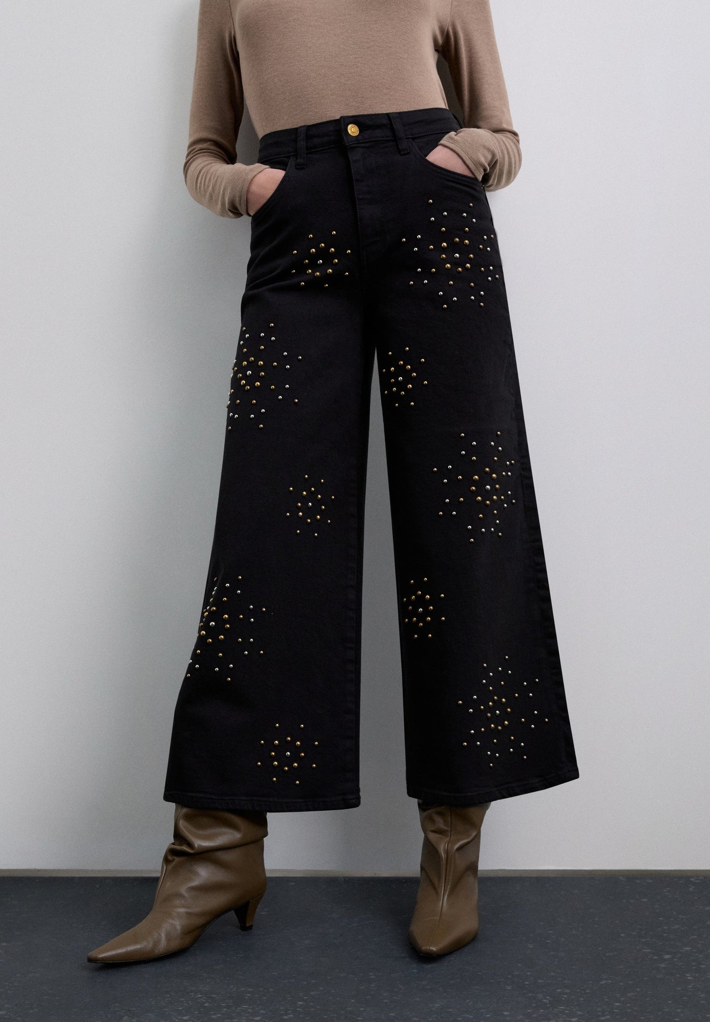 STUDDED CULOTTE JEANS
