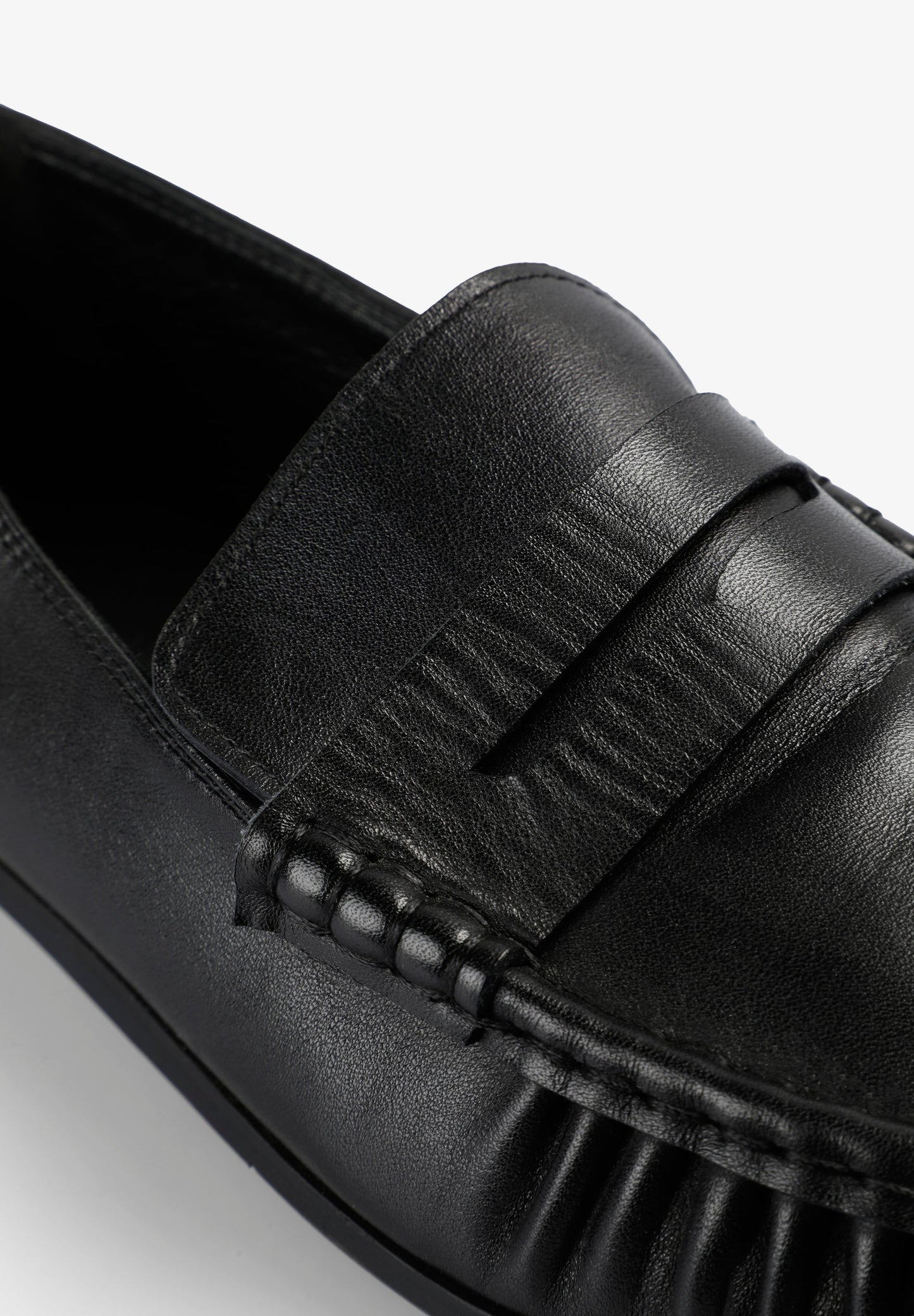 LEATHER LOAFERS