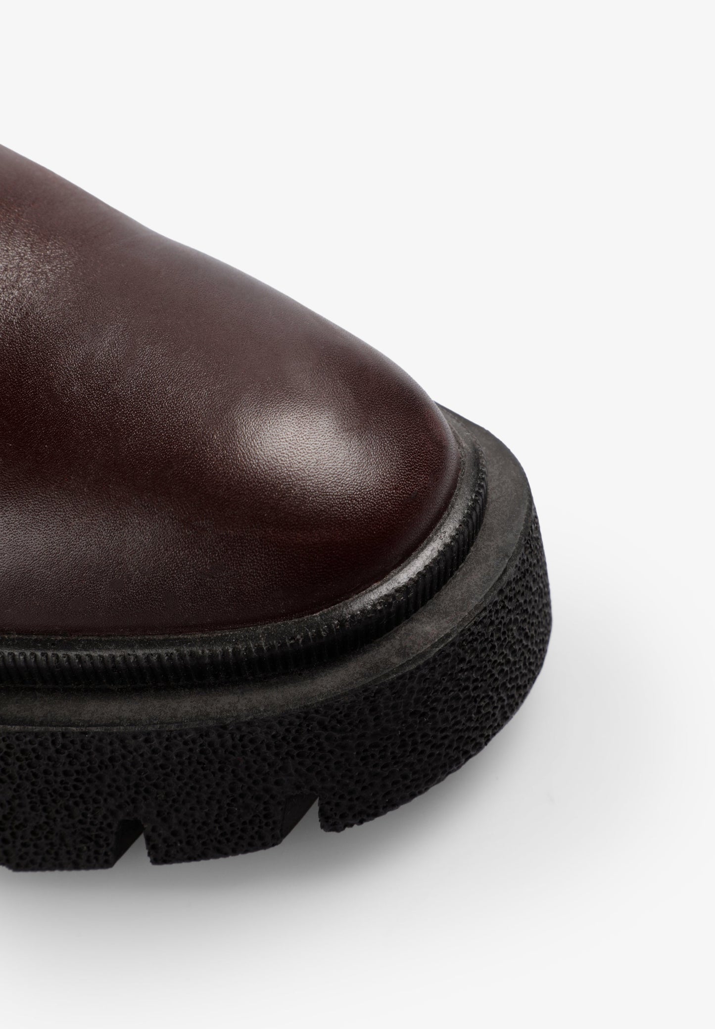 BURGUNDY LEATHER CHELSEA BOOTS