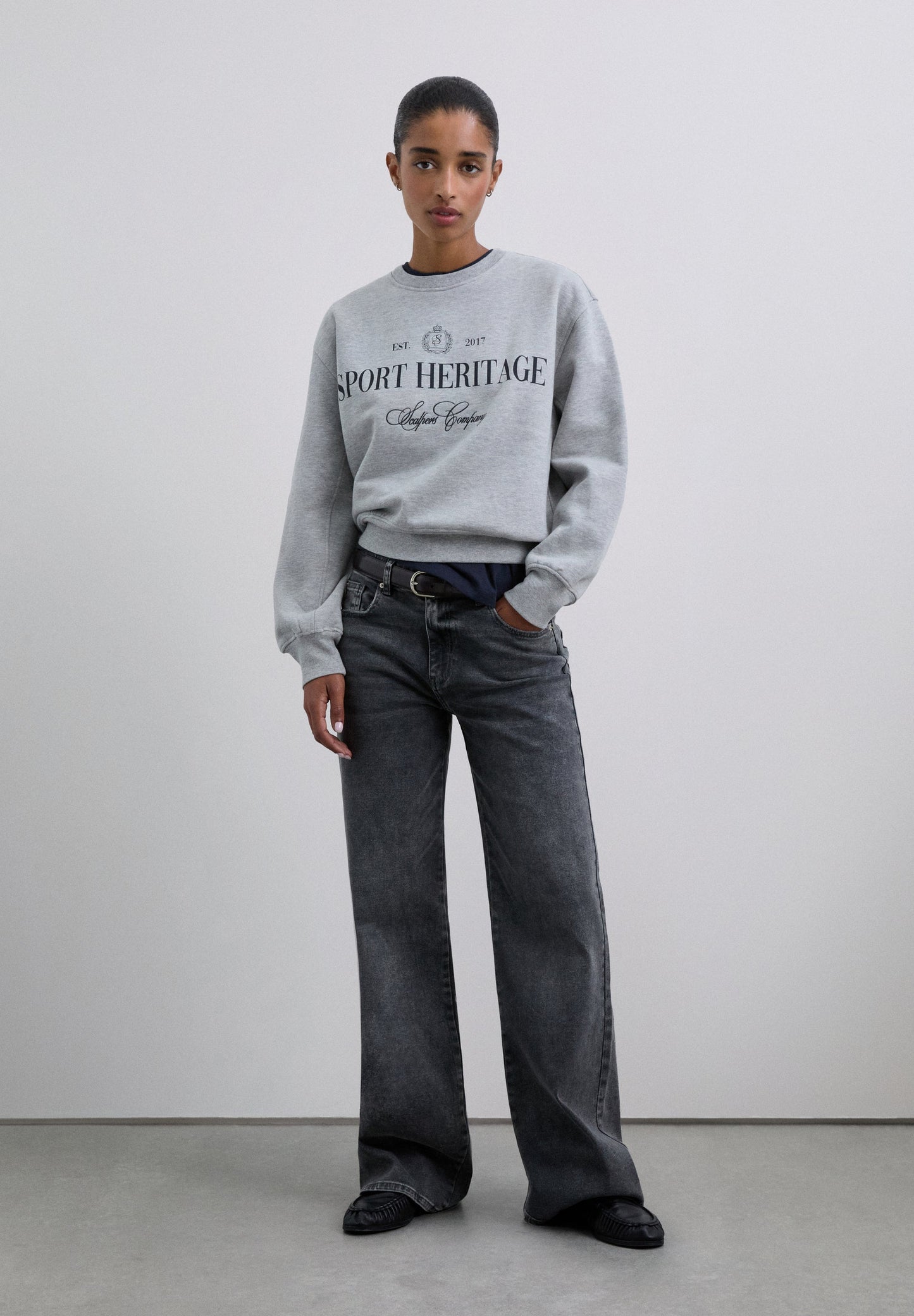 COLLAGE PRINT SWEATSHIRT