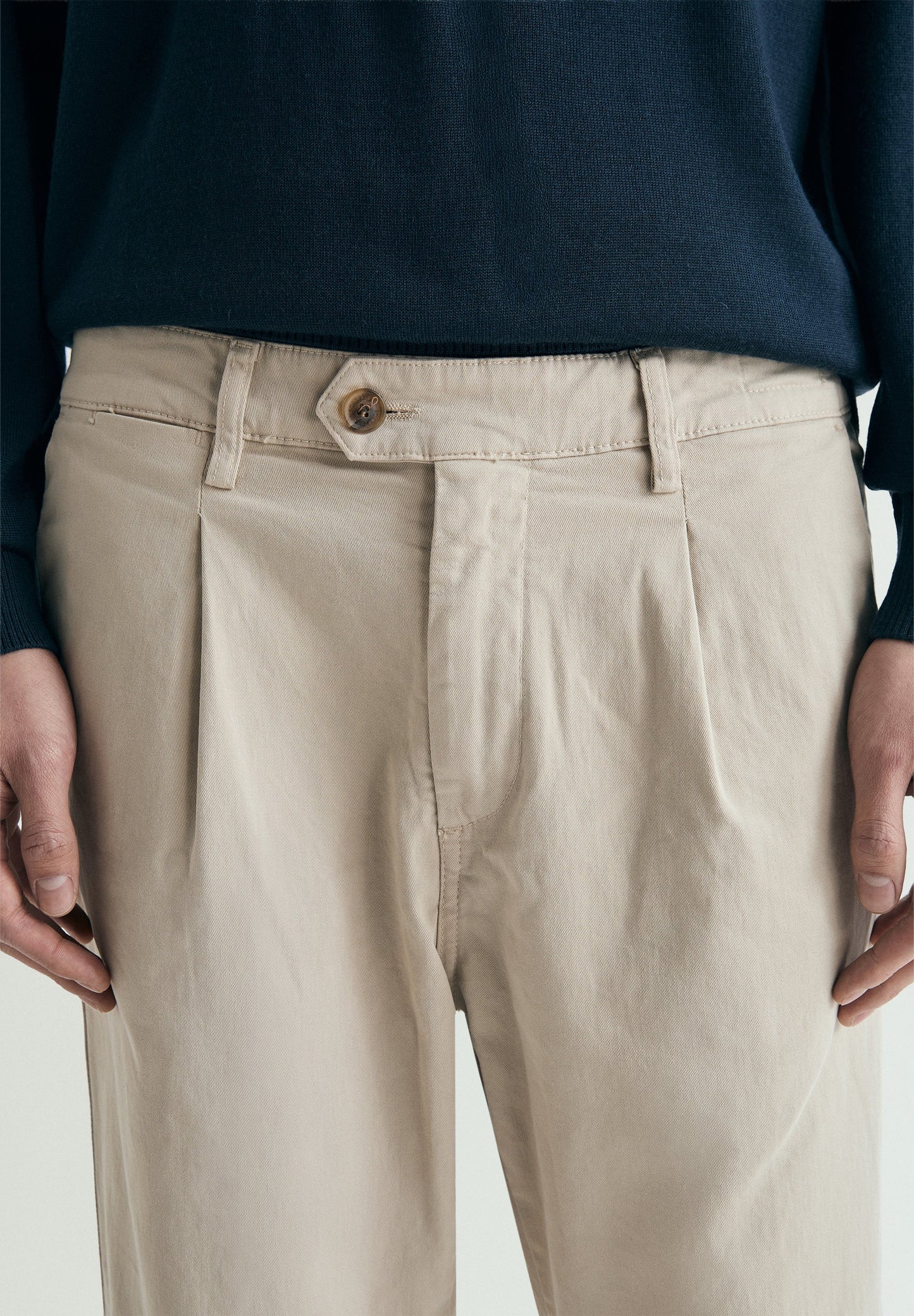 CHINO TROUSERS WITH DARTS
