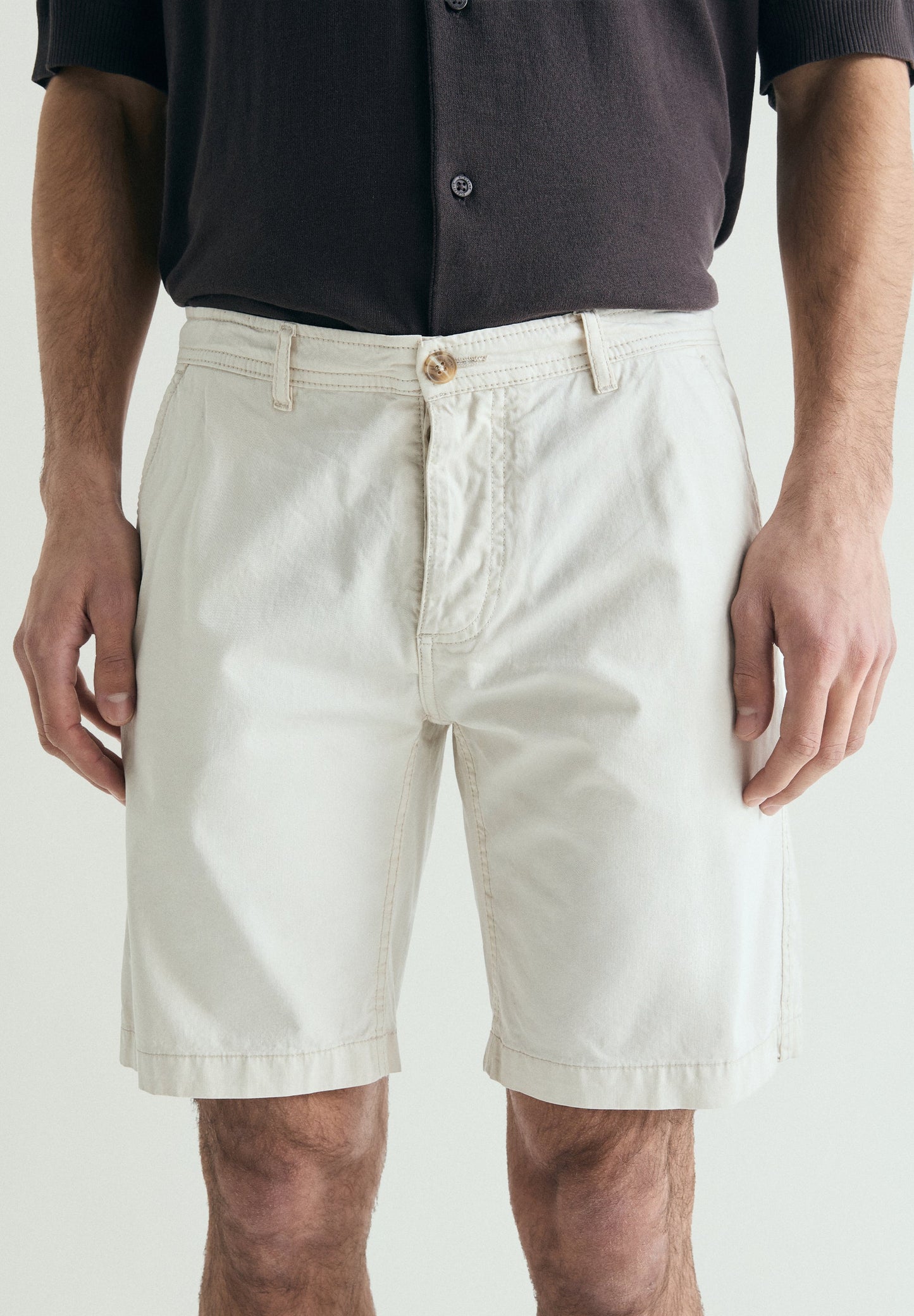 BASIC ORGANIC COTTON BERMUDA SHORTS