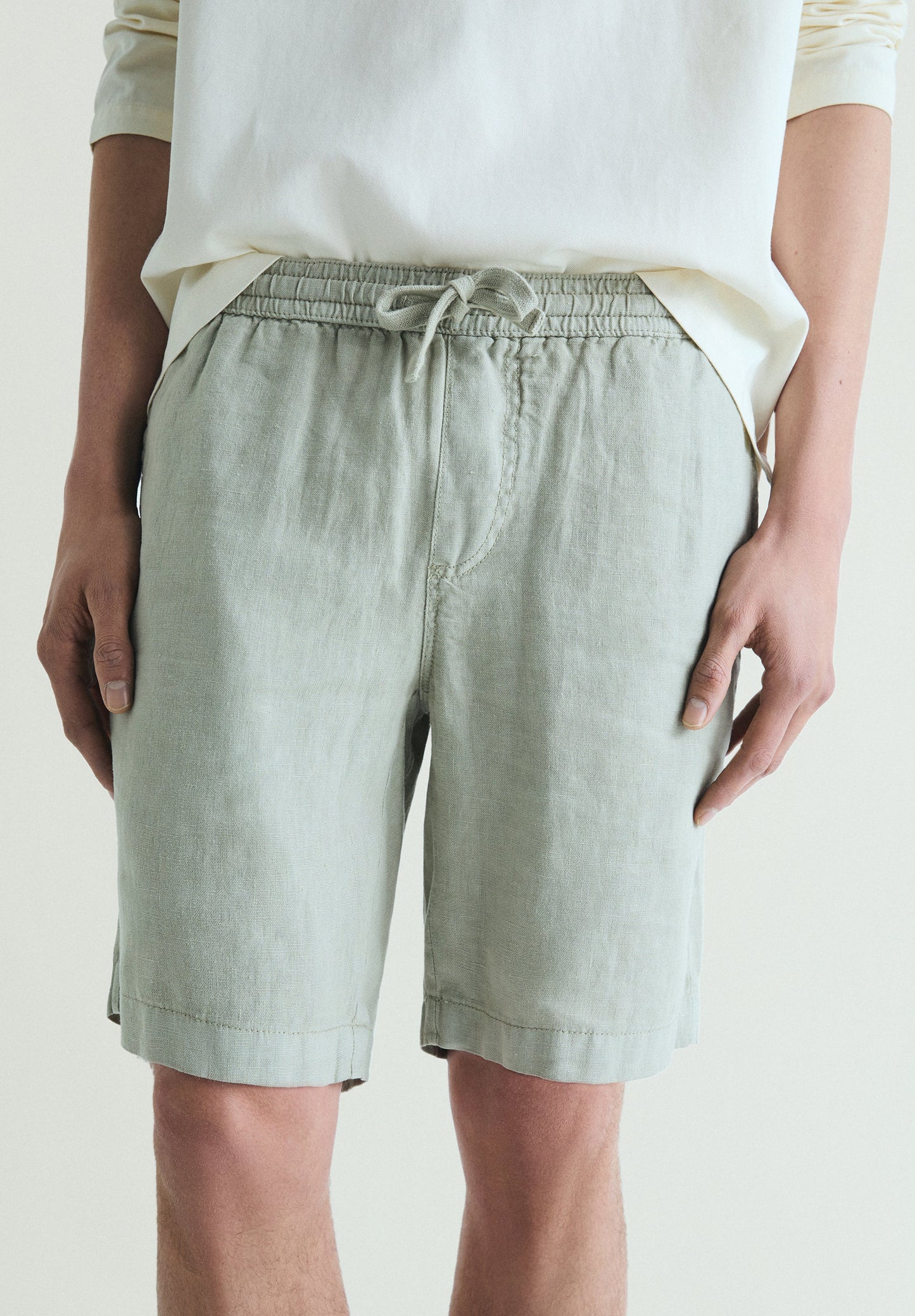 PLAIN LINEN BERMUDA SHORTS