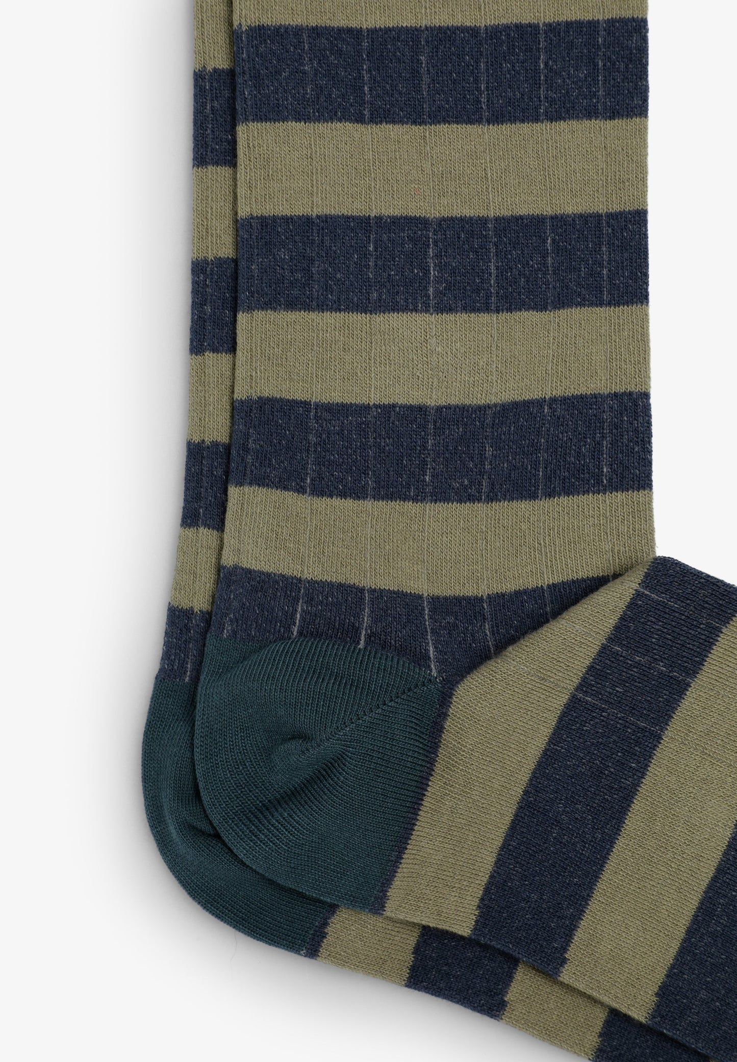 STRIPED EMBROIDERED SKULL SOCKS