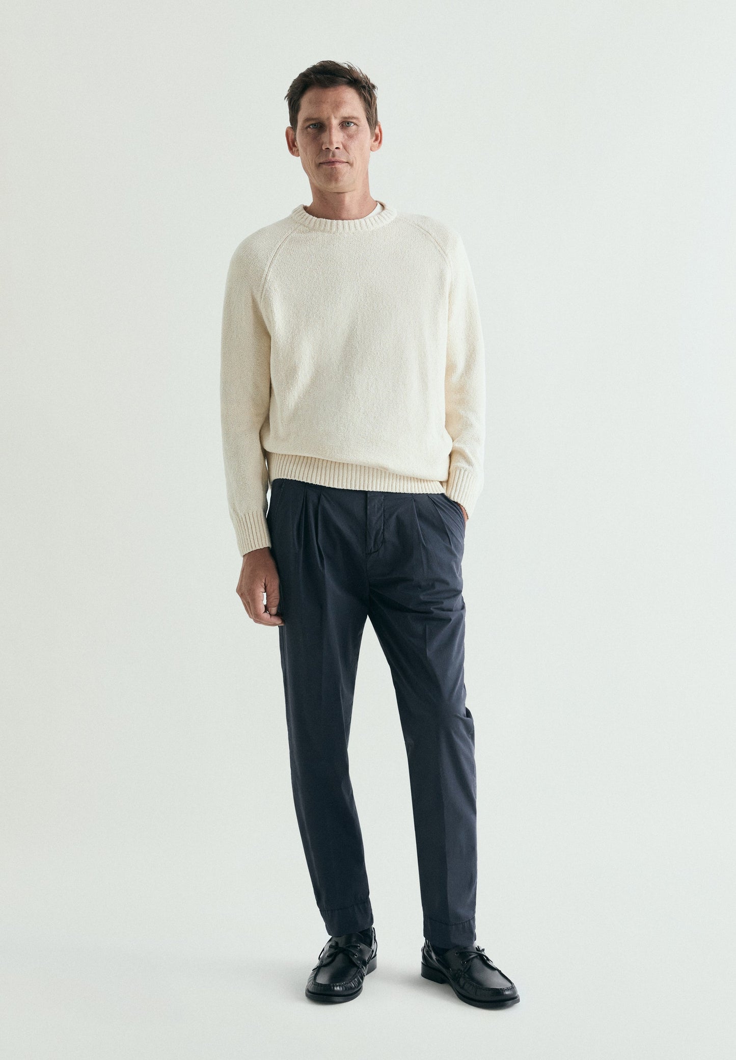 FINE KNIT SWEATER