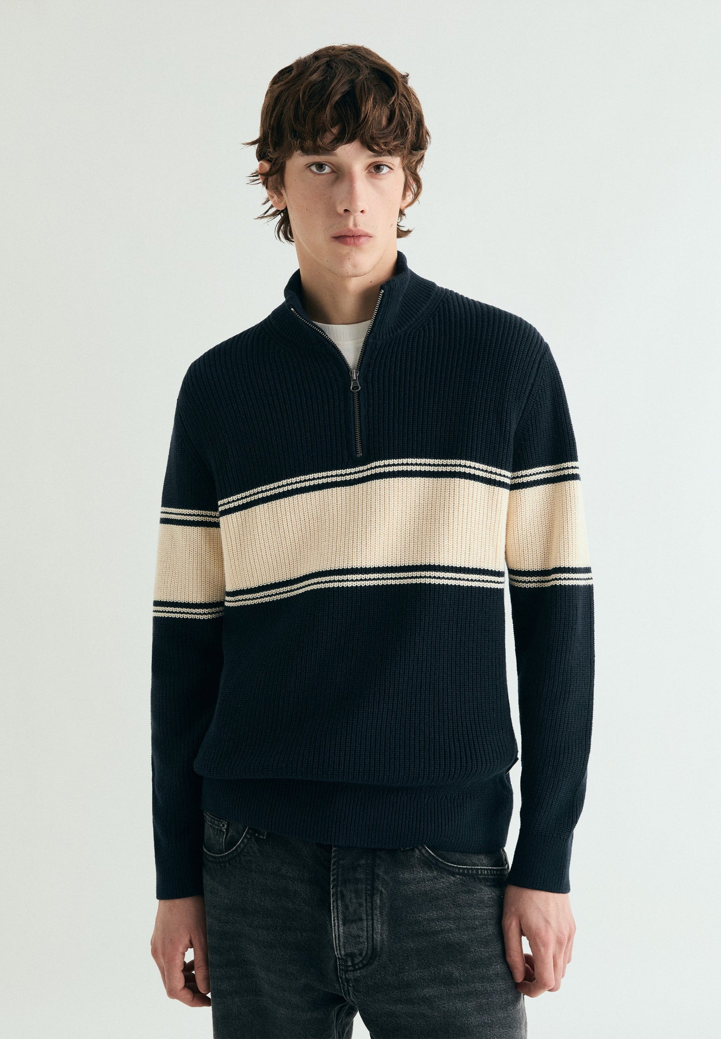 HIGH NECK KNIT SWEATER