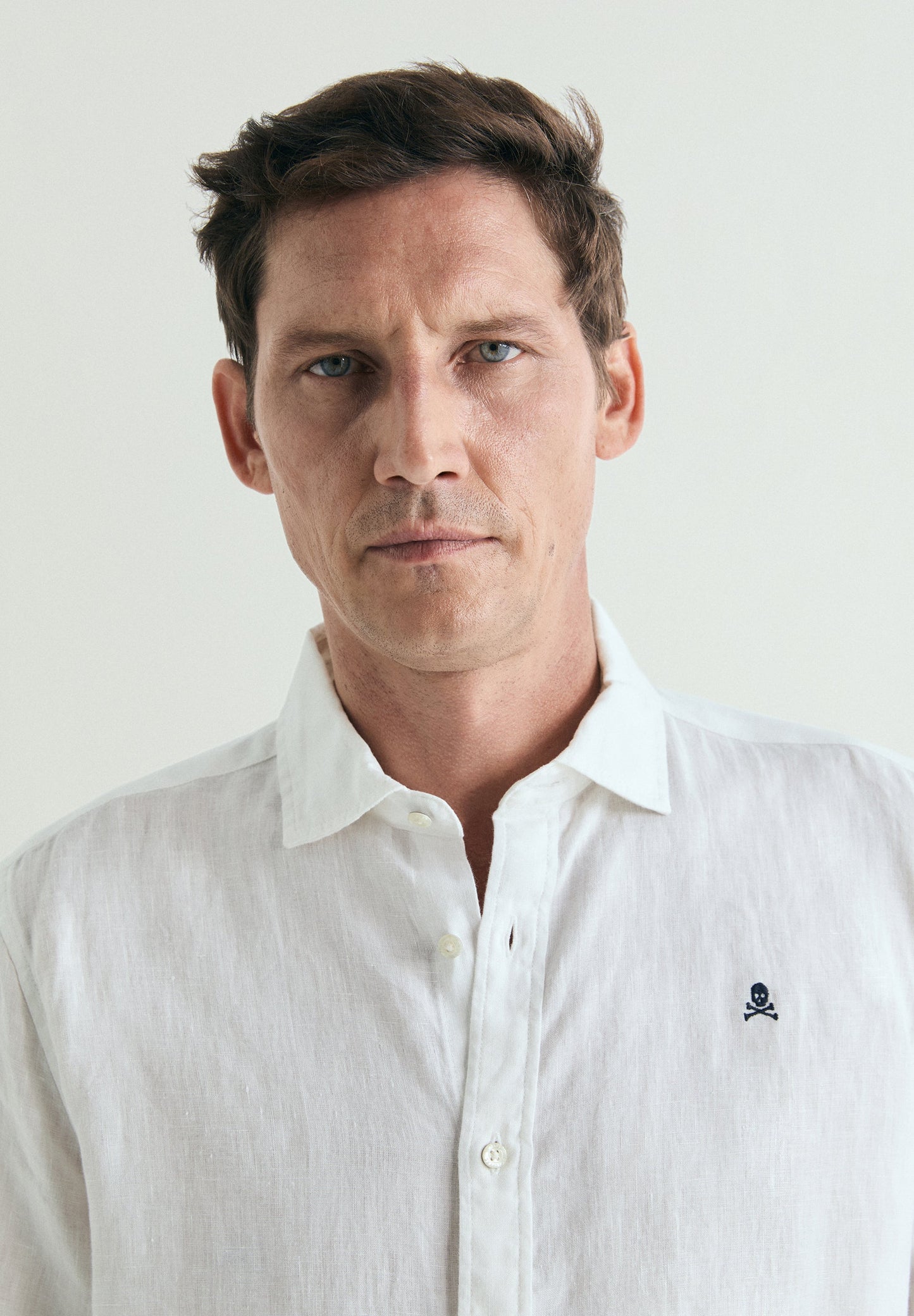 SLIM FIT LINEN SHIRT