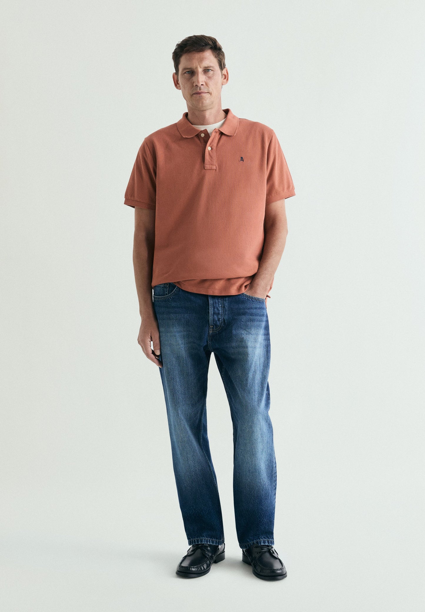 PIQUÉ POLO SHIRT WITH CONTRAST EMBROIDERY
