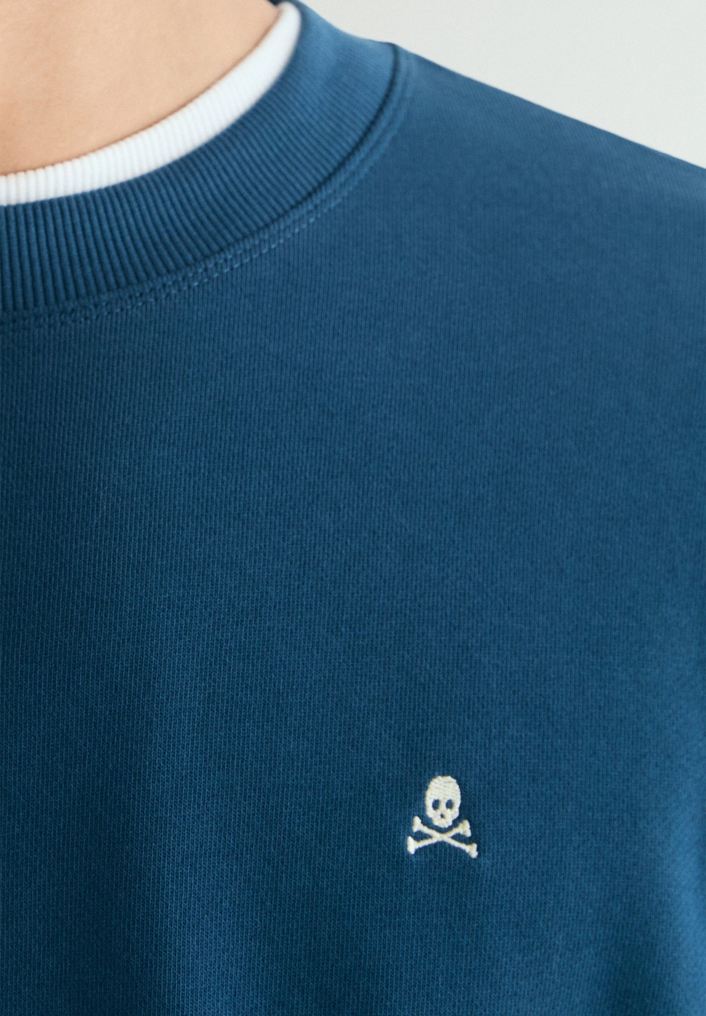 SWEATSHIRT WITH CONTRAST EMBROIDERY