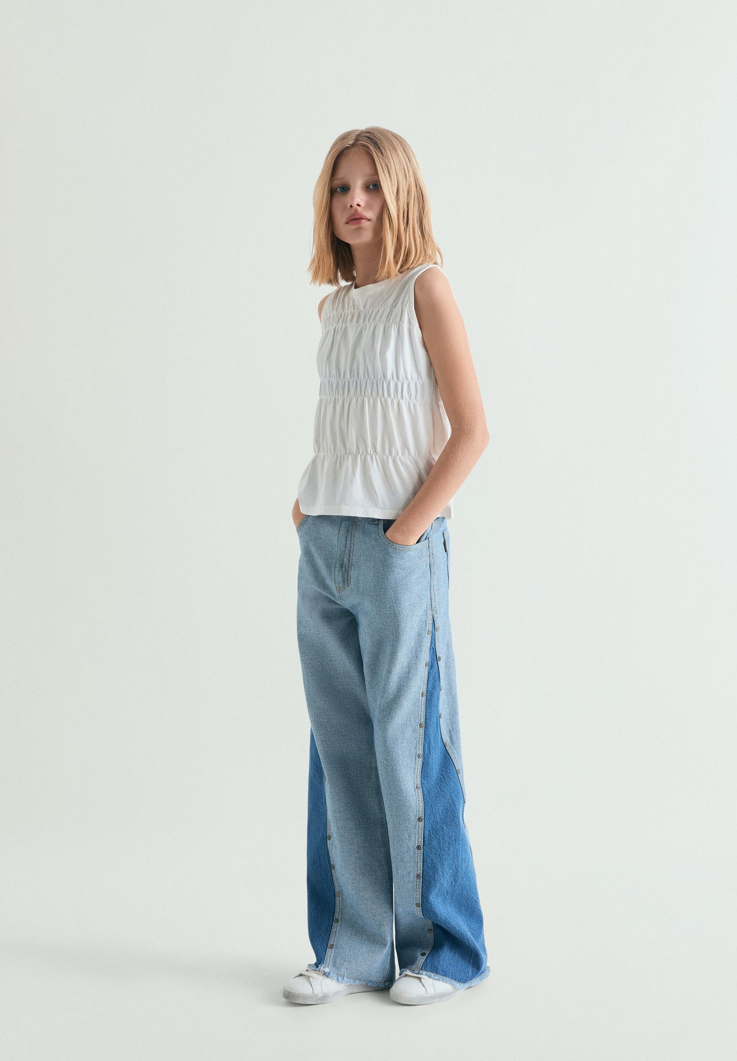 TWO-TONE WIDE LEG JEANS