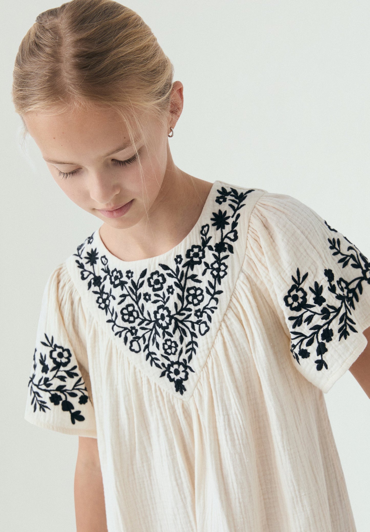 CONTRAST EMBROIDERED DRESS