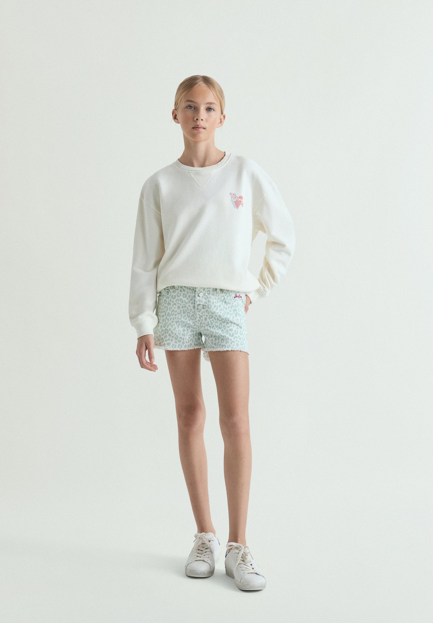ANIMAL PRINT SHORTS WITH BUTTON