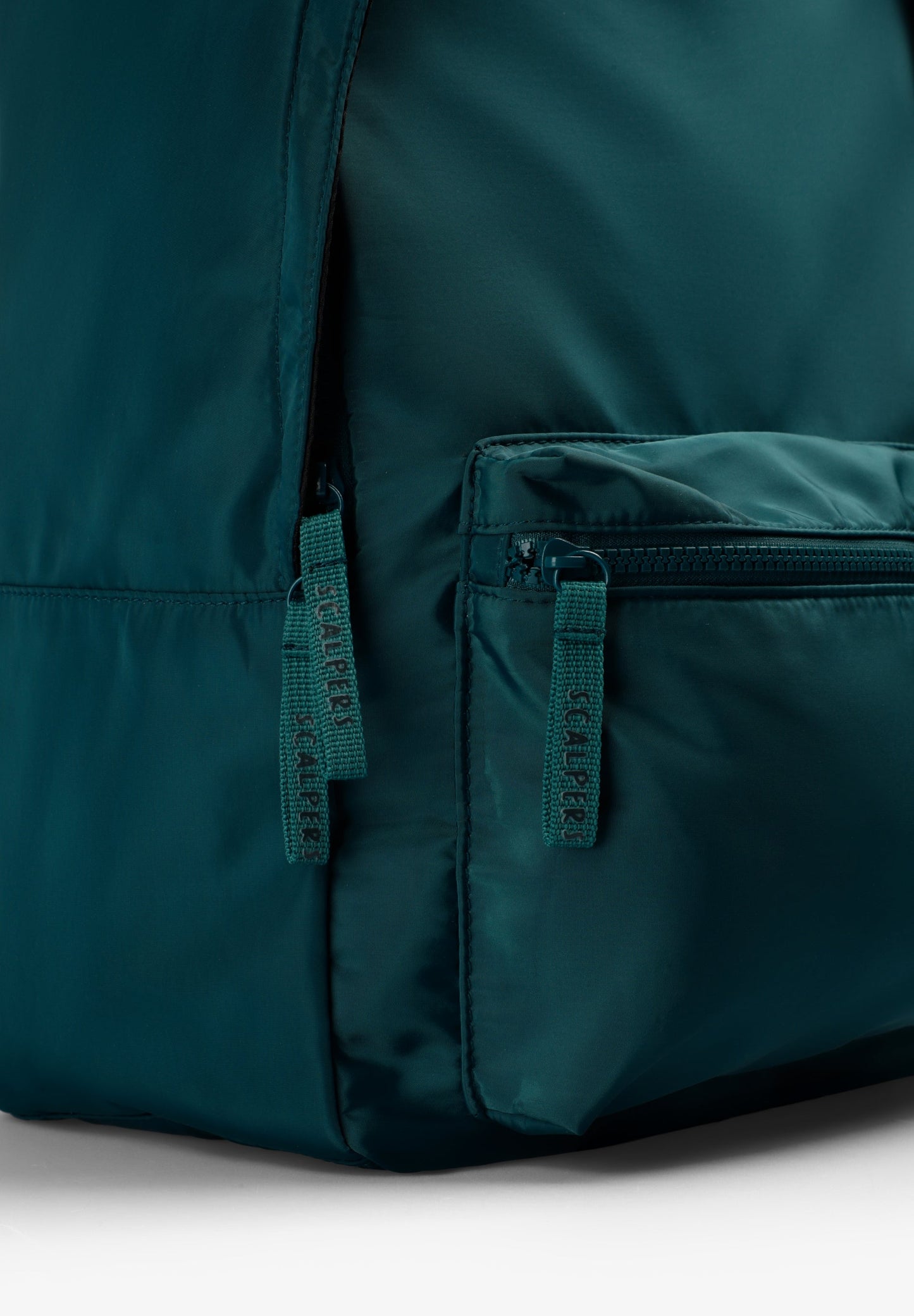 TECHNICAL BACKPACK WITH SKULL