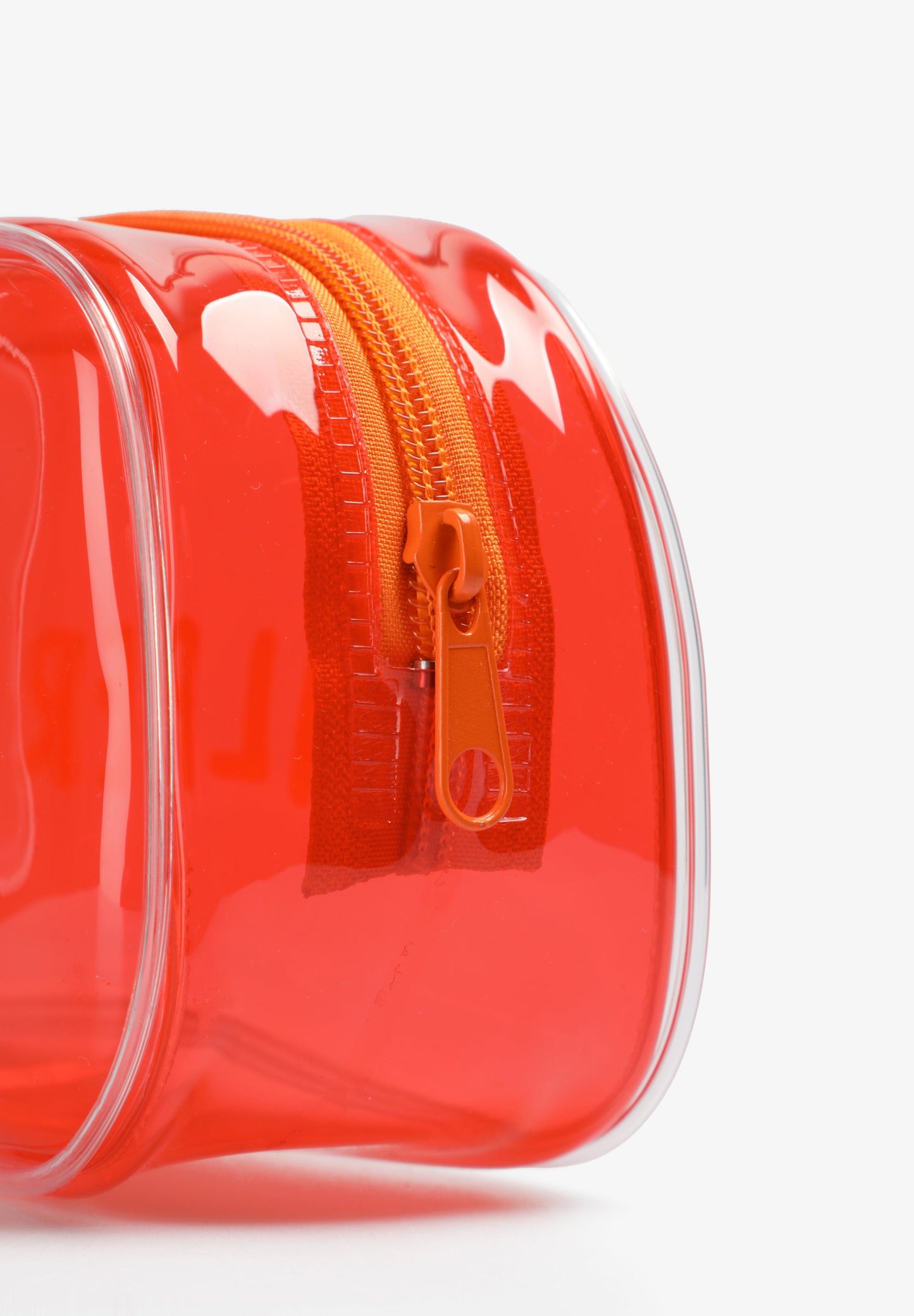 TOILETRY BAG WITH TRAVEL SET