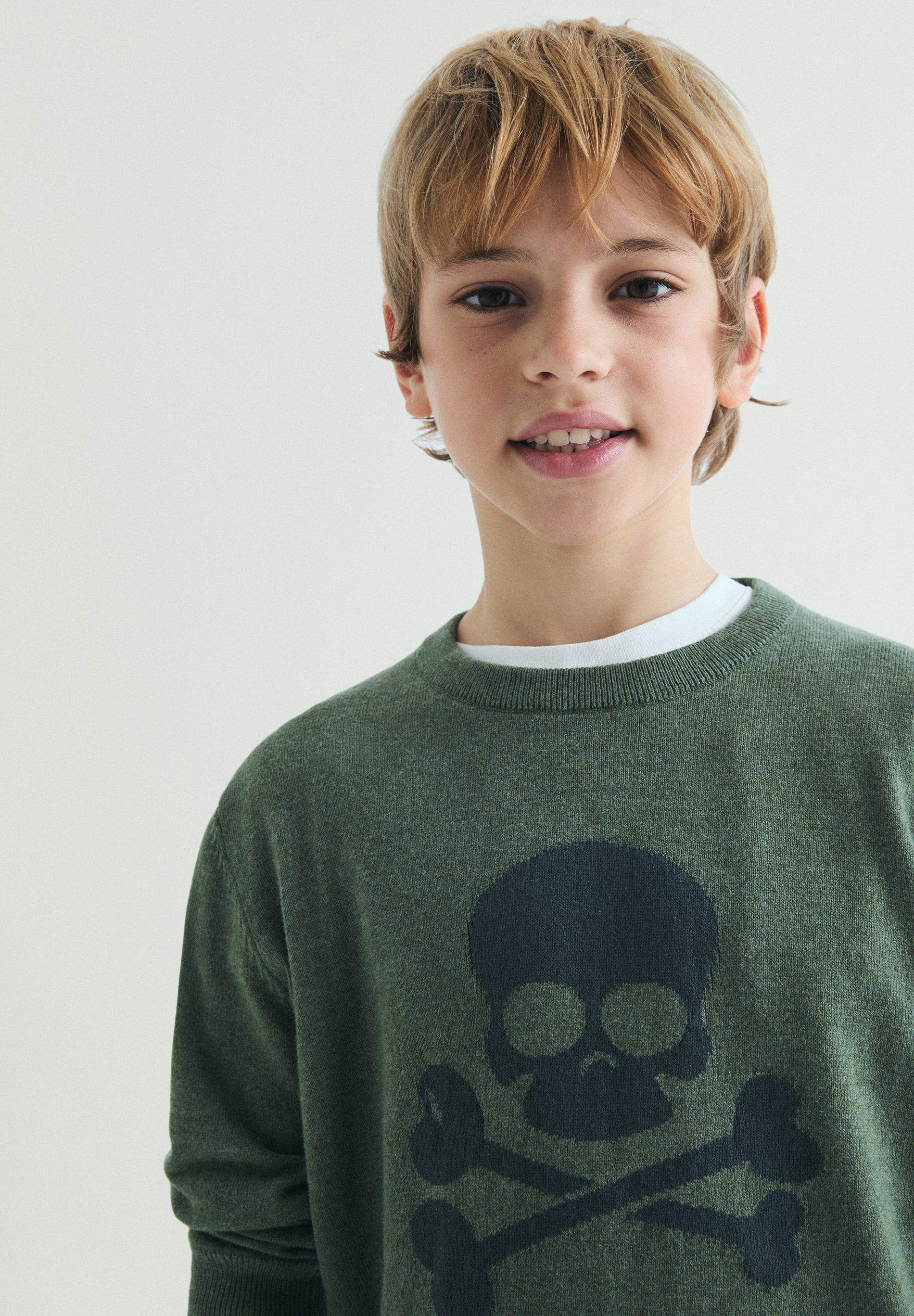 SWEATER WITH CONTRAST SKULL