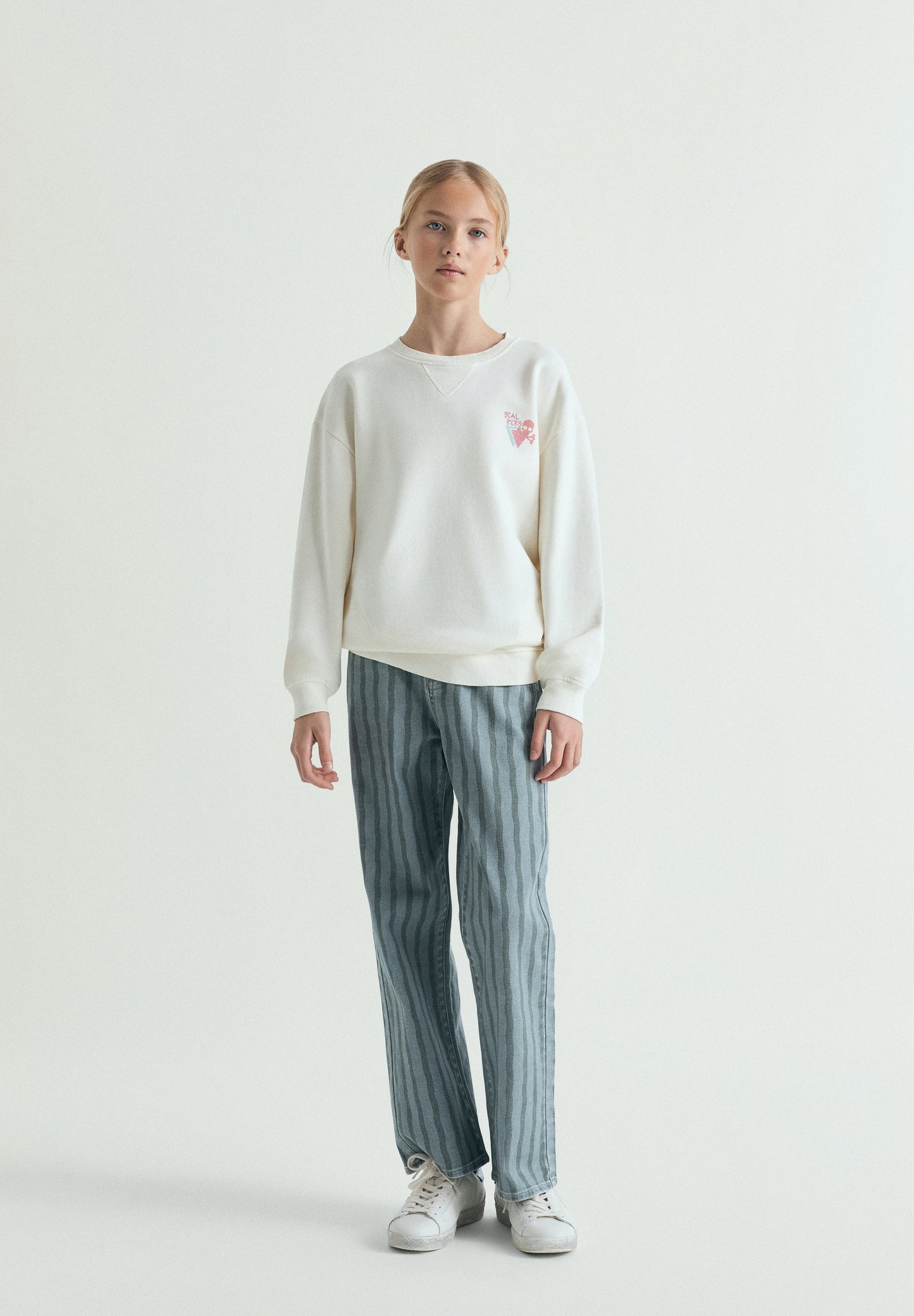 SWEATSHIRT WITH PRINTED BACK