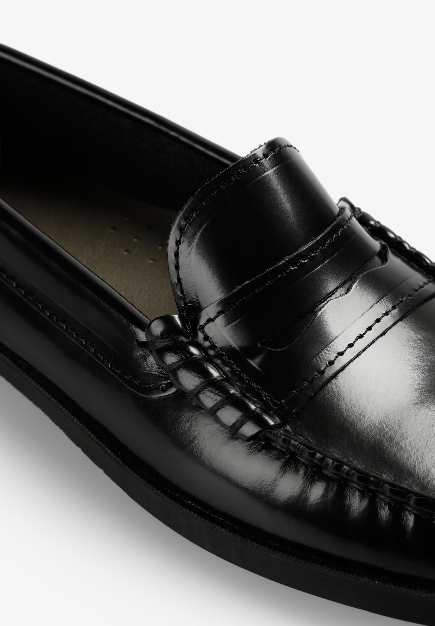 CLASSIC LEATHER LOAFERS