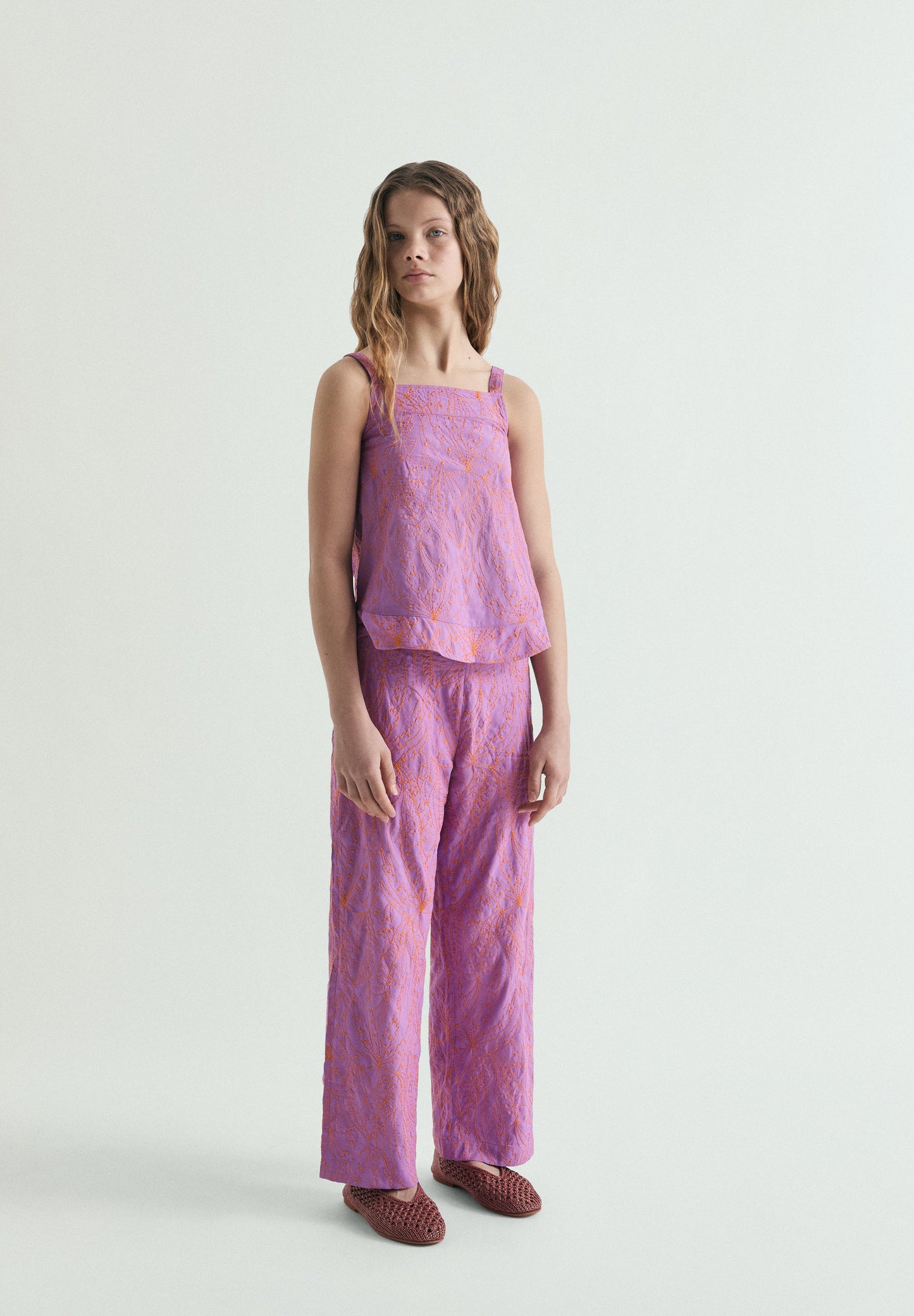 CONTRAST EMBROIDERED TOP
