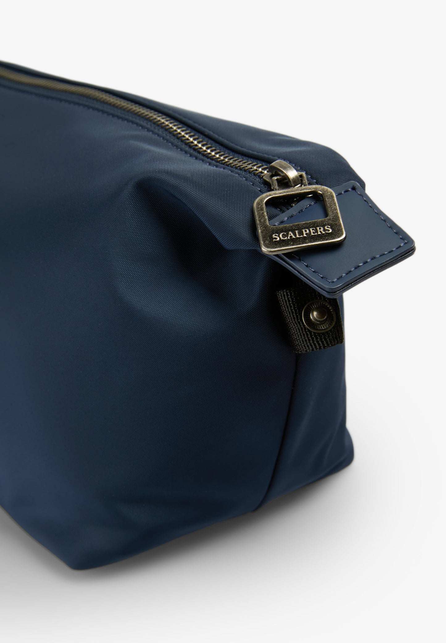 TECHNICAL TOILETRY BAG