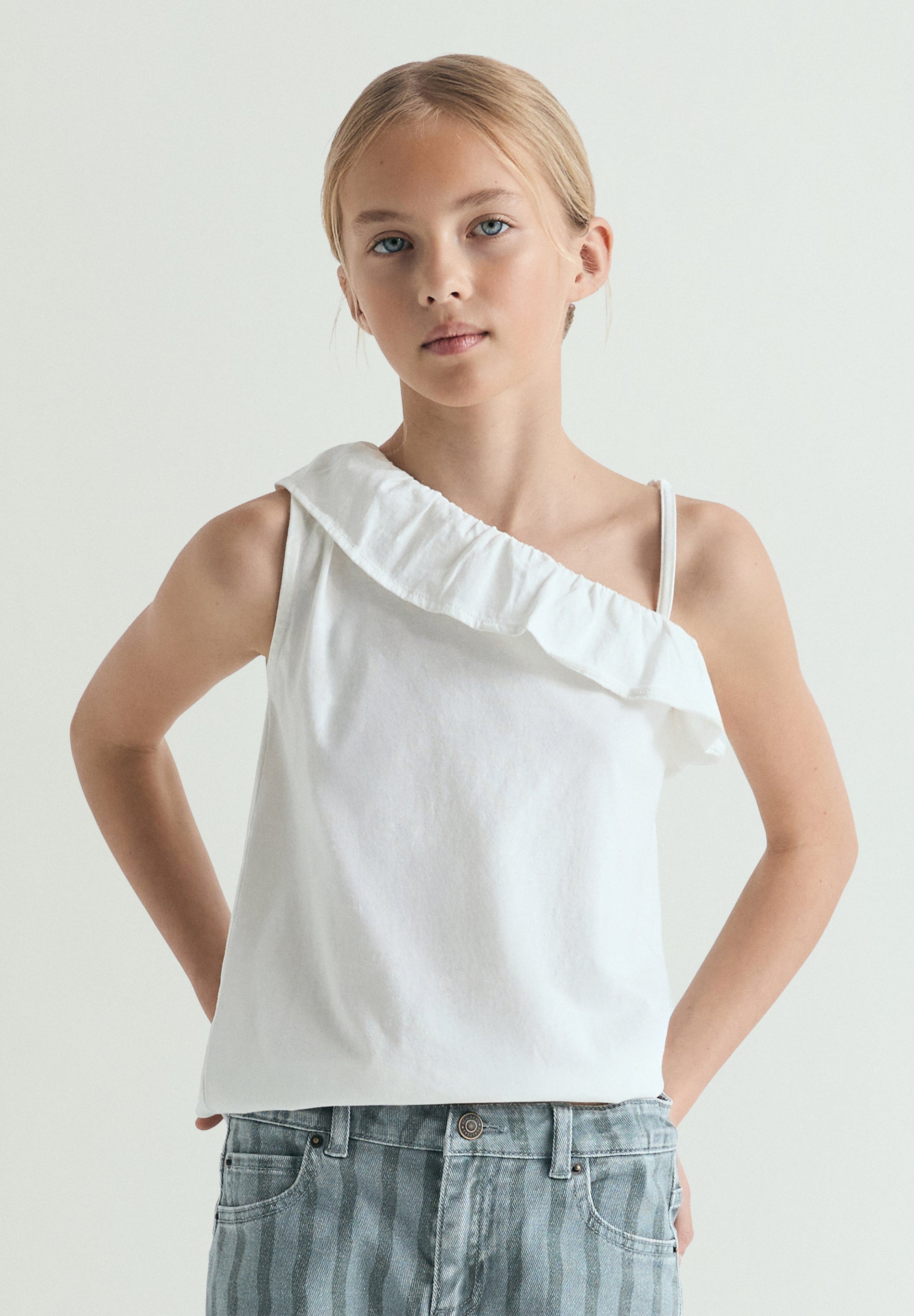 ASYMMETRIC RUFFLE T-SHIRT