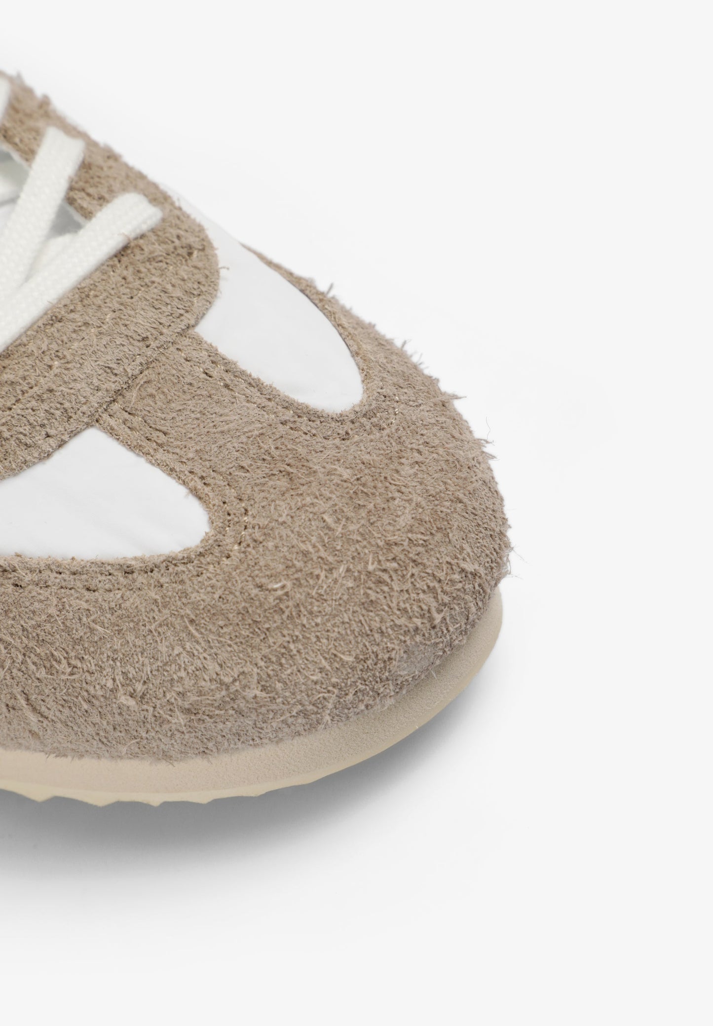 RETRO SKULL SNEAKERS