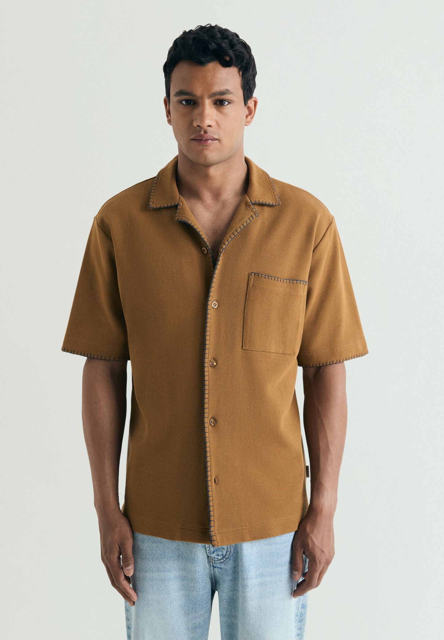 SHORT SLEEVE SHIRT WITH SEAMS