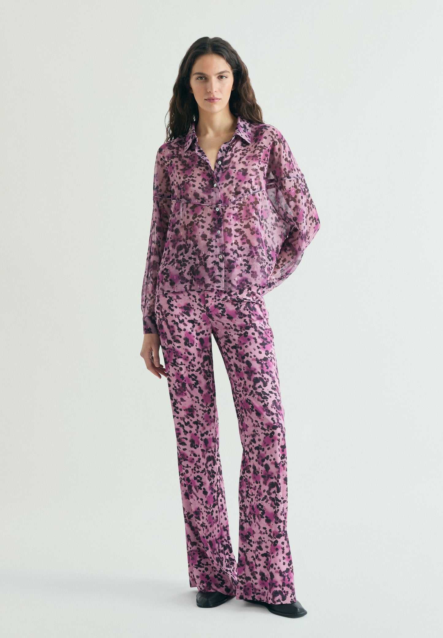 ANIMAL PRINT FLUID BLOUSE