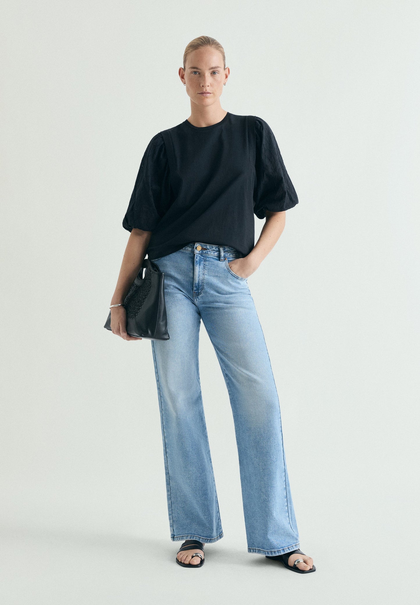 SCEMB PUFF TEE