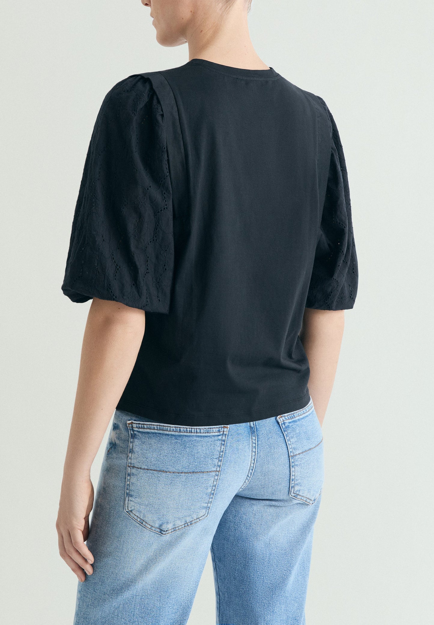 SCEMB PUFF TEE