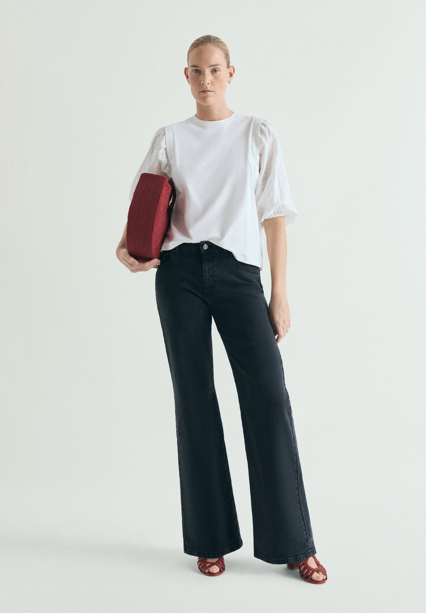 SCEMB PUFF TEE