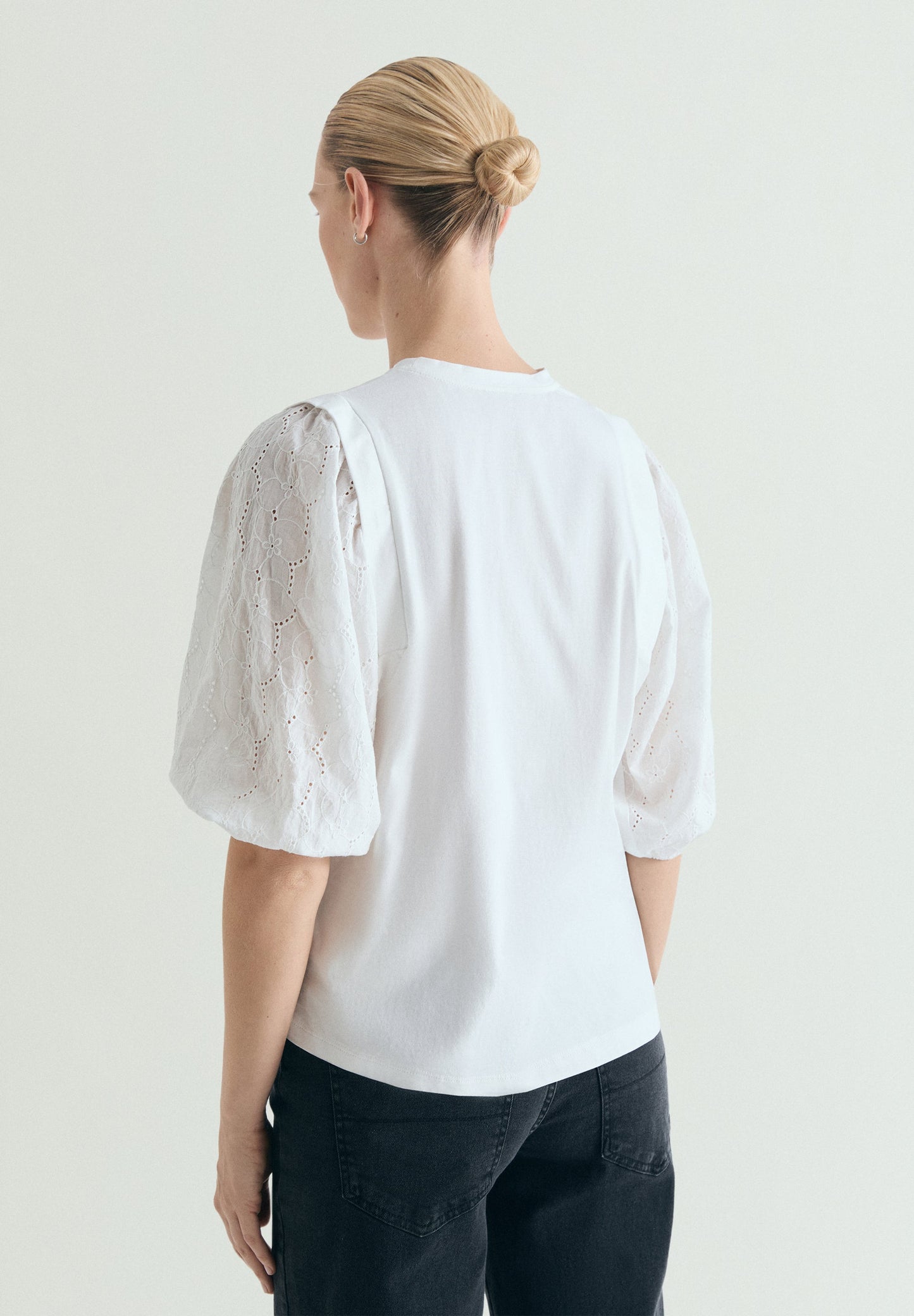 SCEMB PUFF TEE