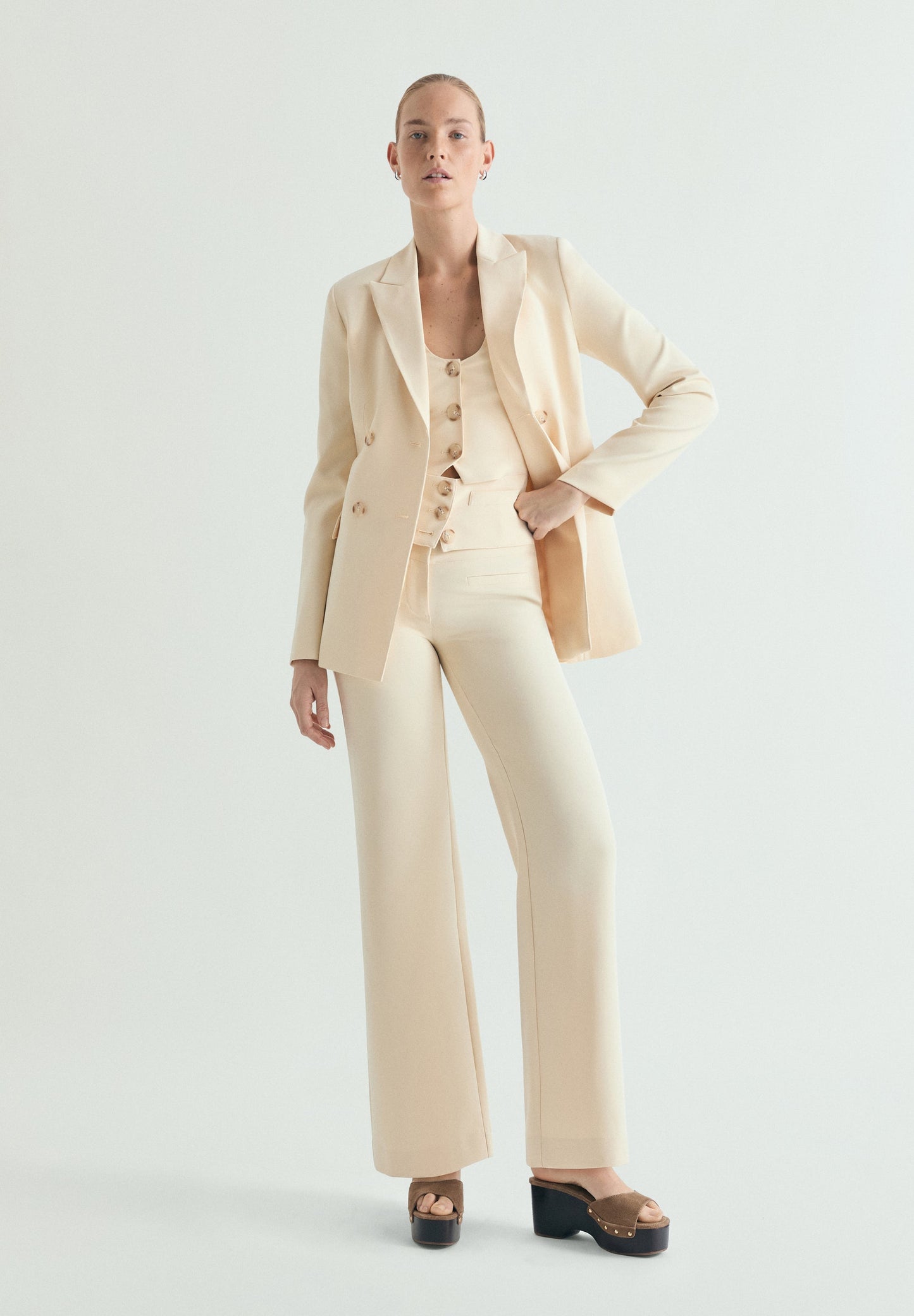 LOOSE-FITTING WAISTCOAT WITH DARTS