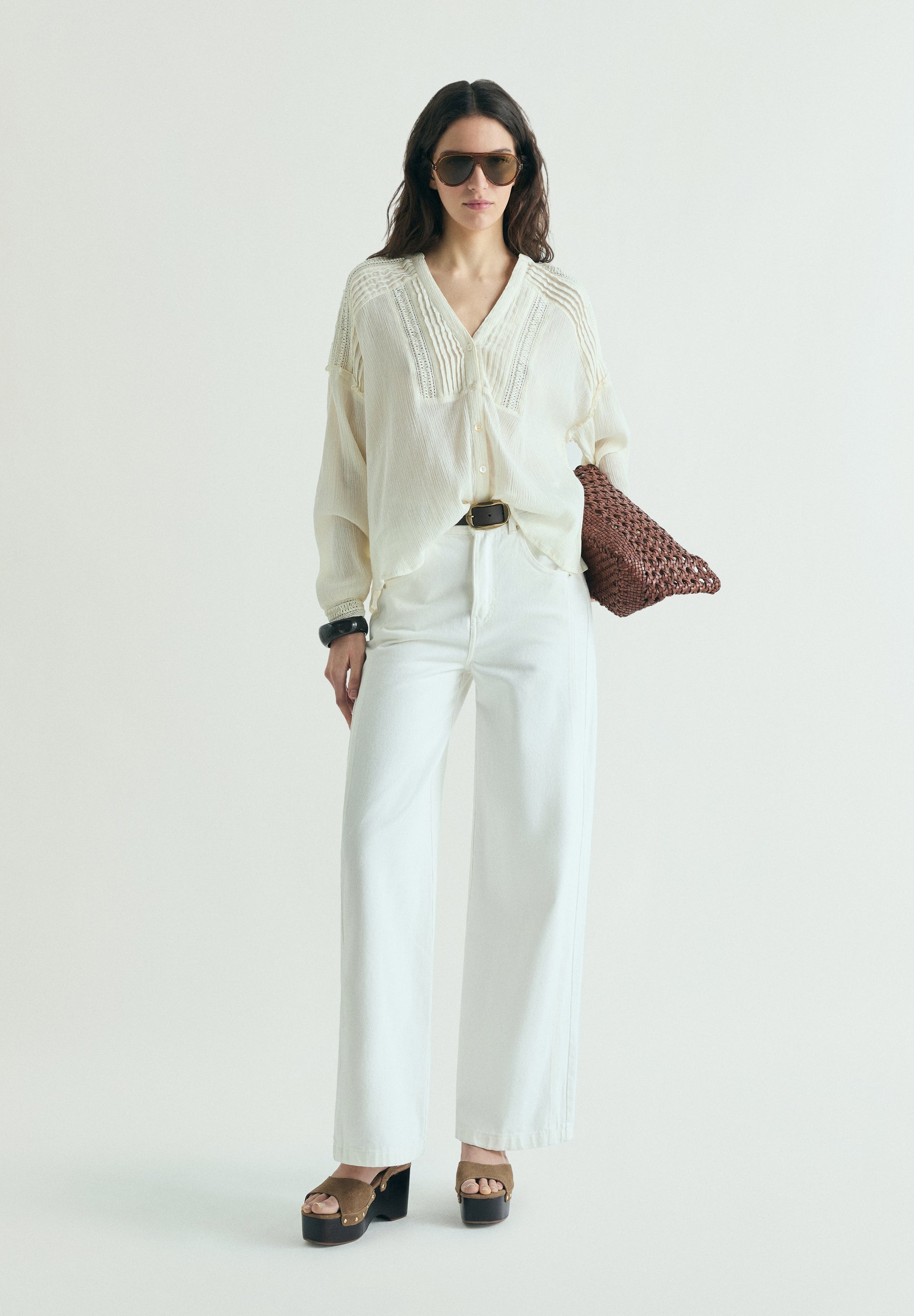 CONTRAST SEAM JEANS