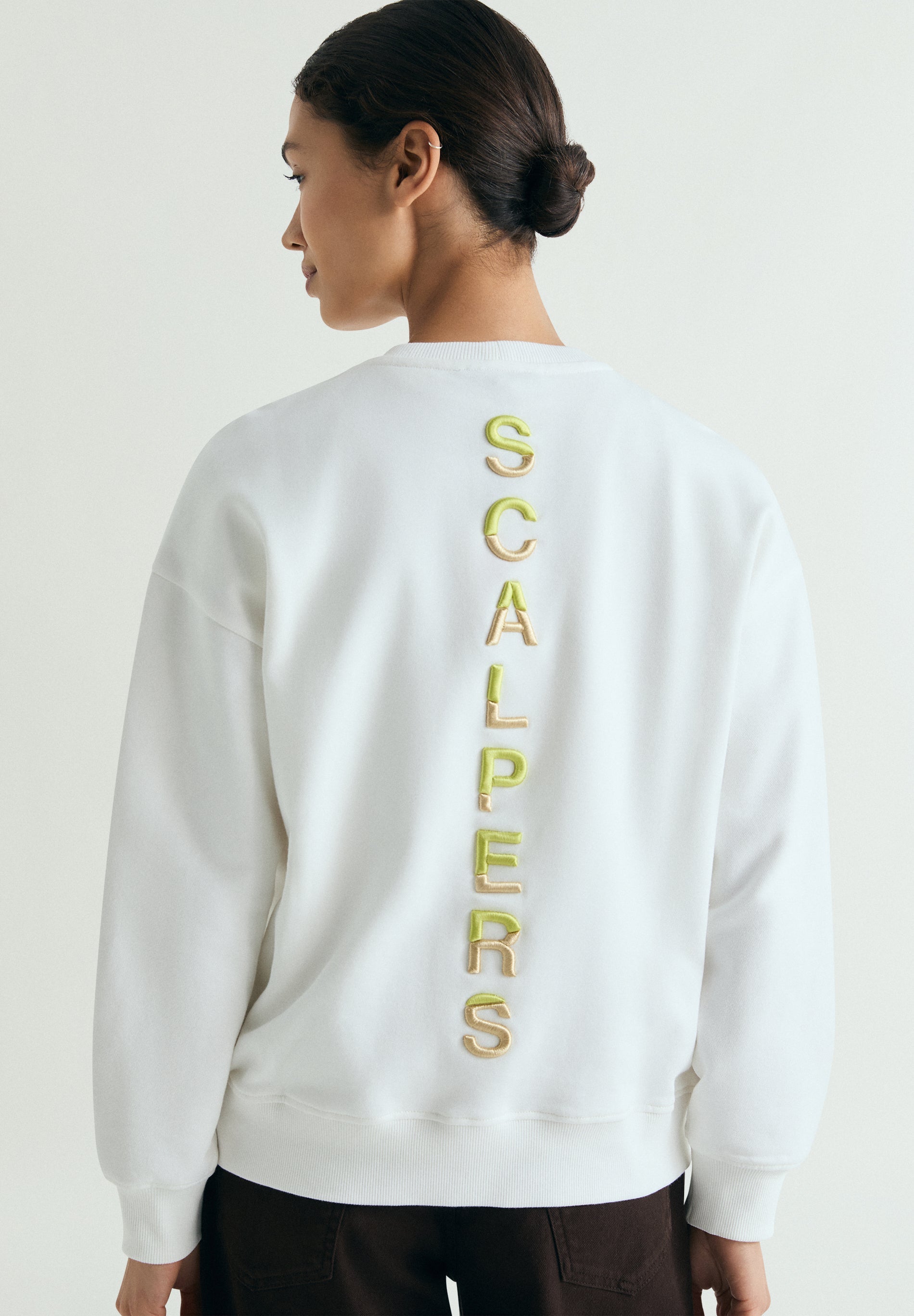 SWEATSHIRT WITH BACK EMBROIDERY