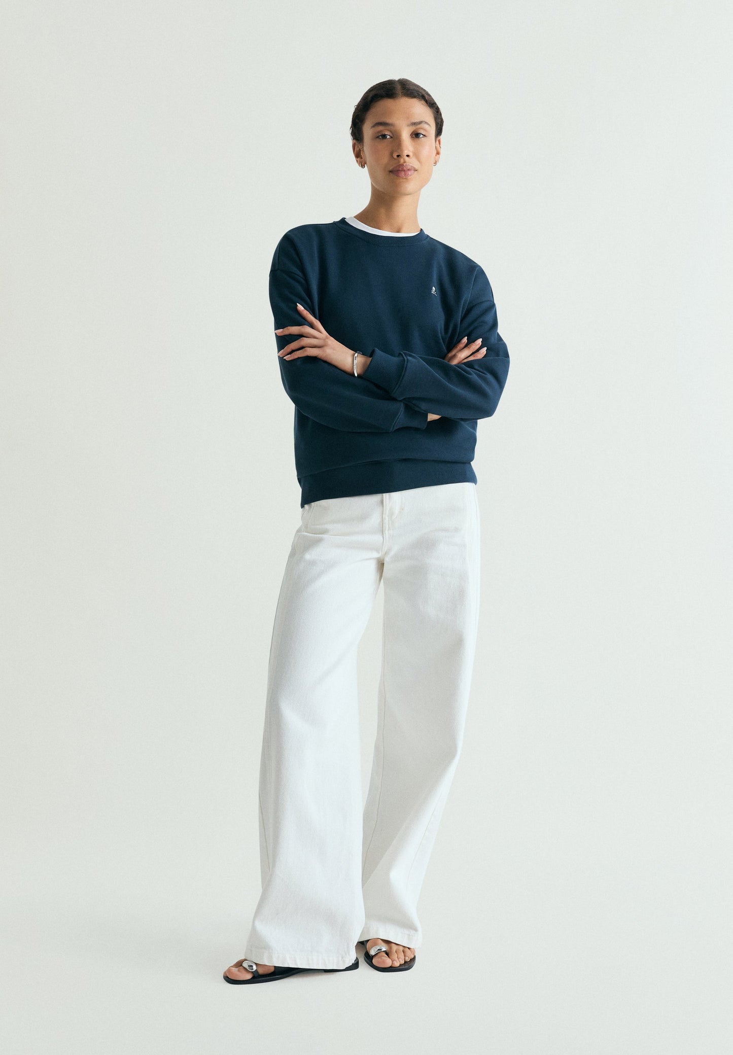 SWEATSHIRT WITH BACK EMBROIDERY