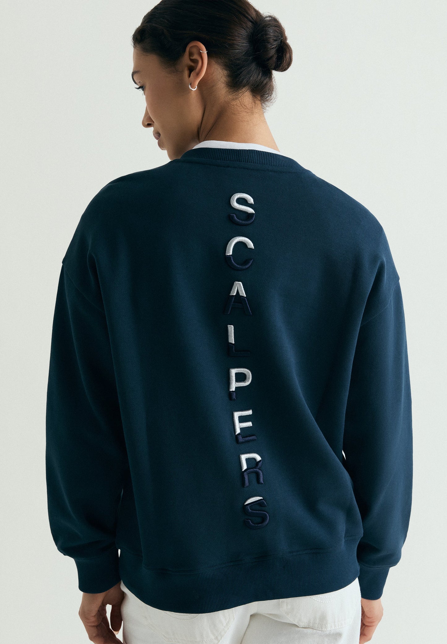 SWEATSHIRT WITH BACK EMBROIDERY