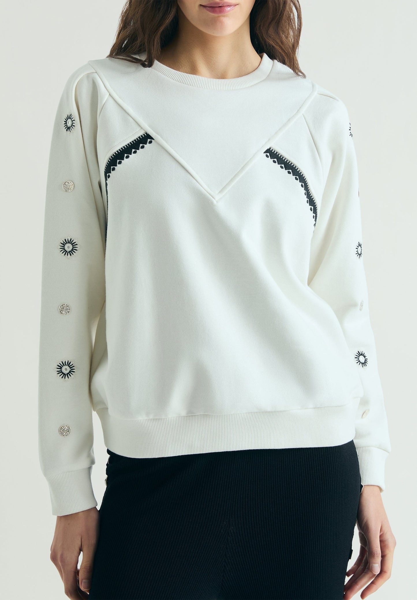 EMBROIDERED SWEATSHIRT WITH APPLIQUÉS