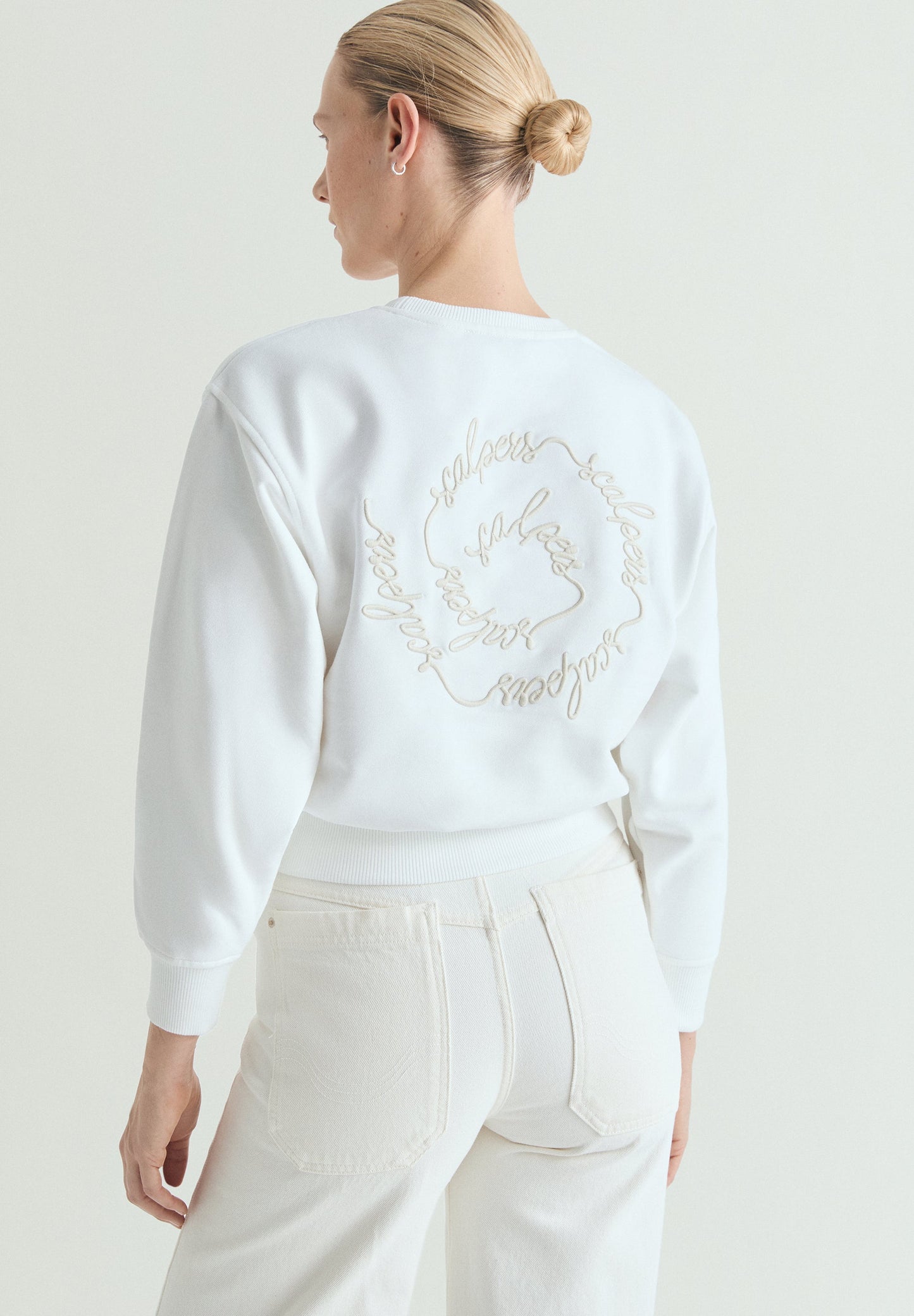 SWEATSHIRT WITH EMBROIDERED DETAILS