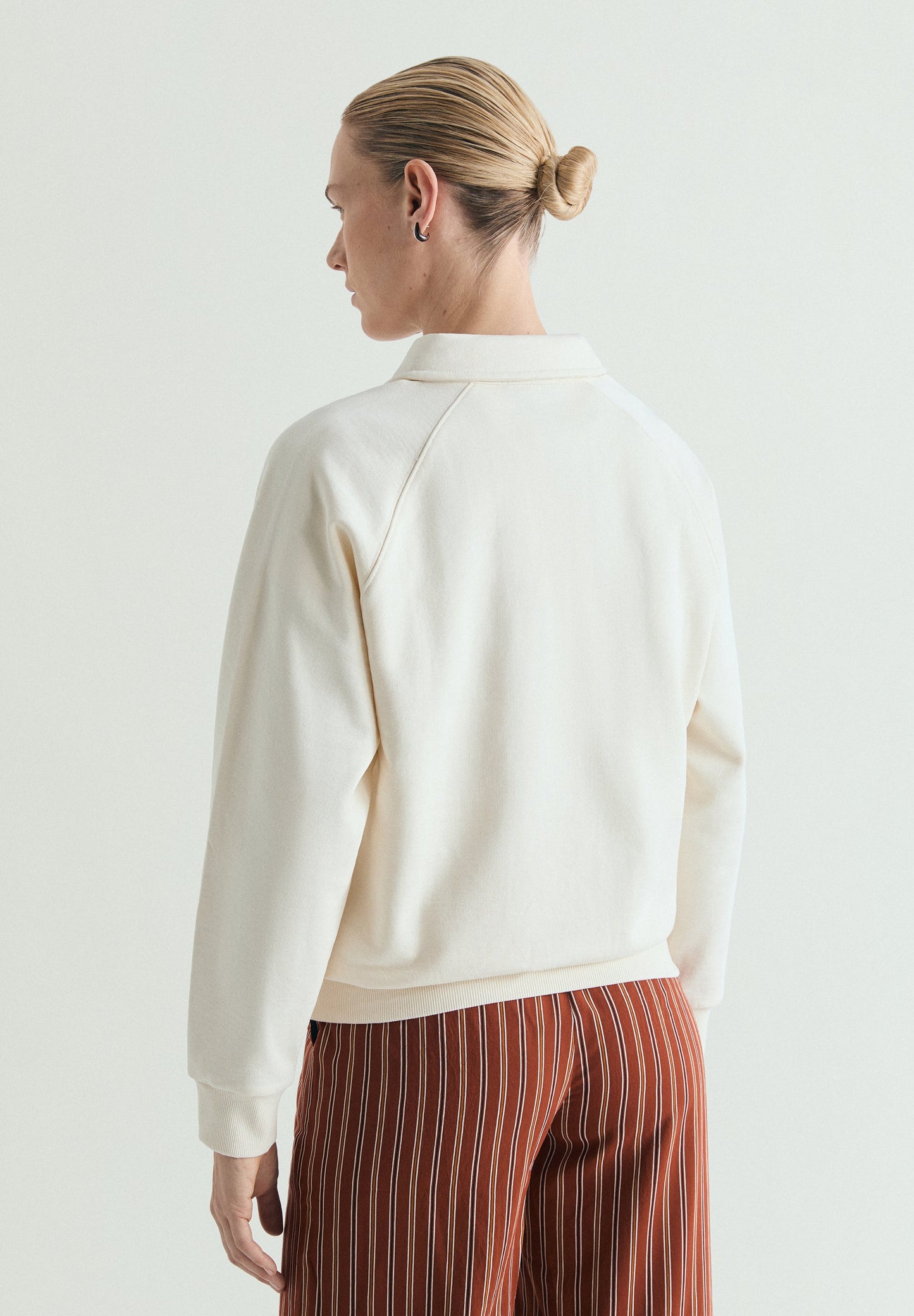 POLO SHIRT-STYLE SWEATSHIRT.