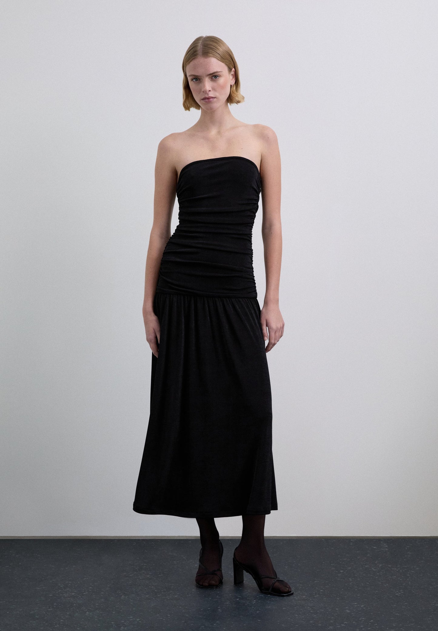 GATHERED KNIT DRESS