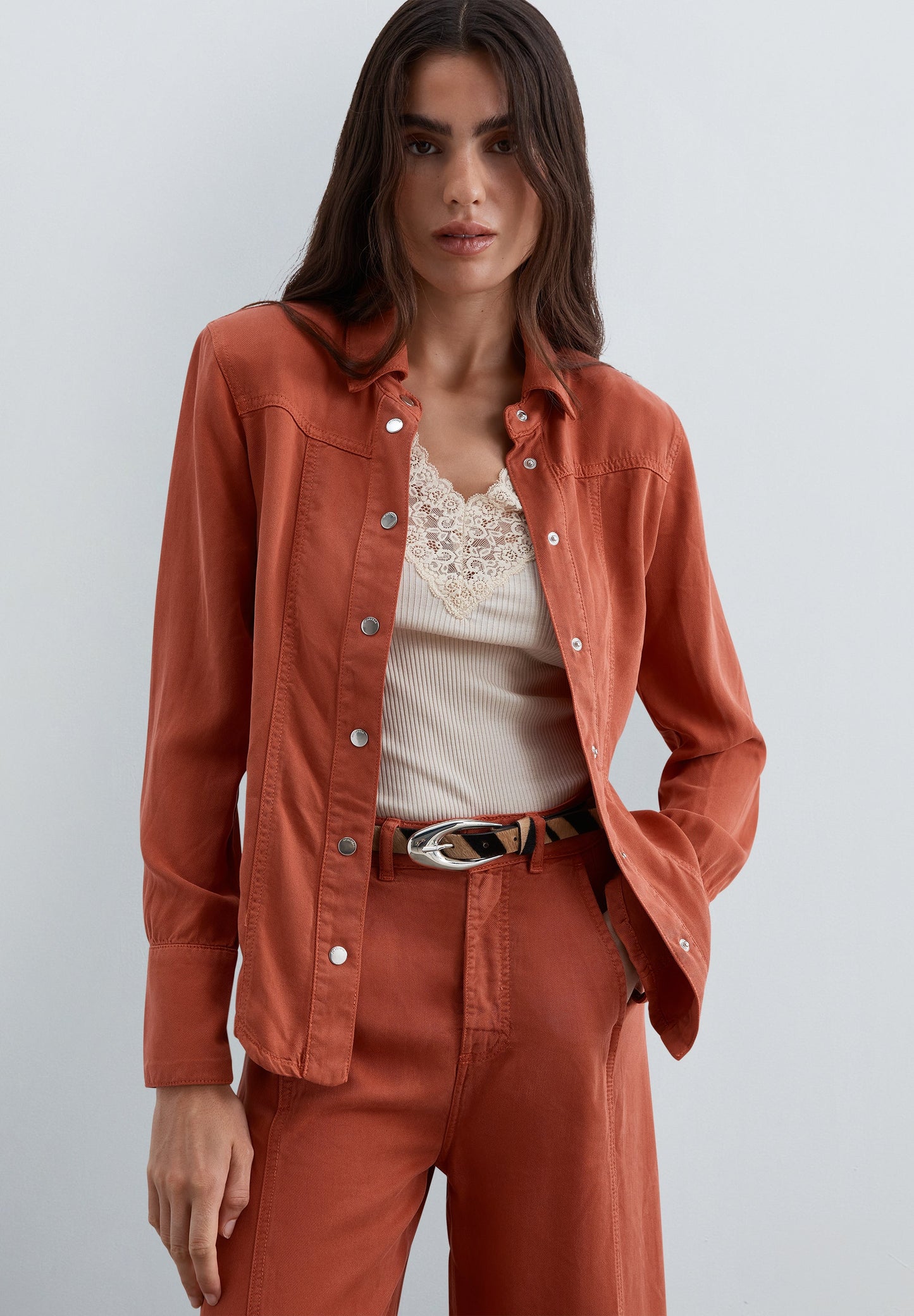 LOOSE-FITTING LYOCELL SHIRT