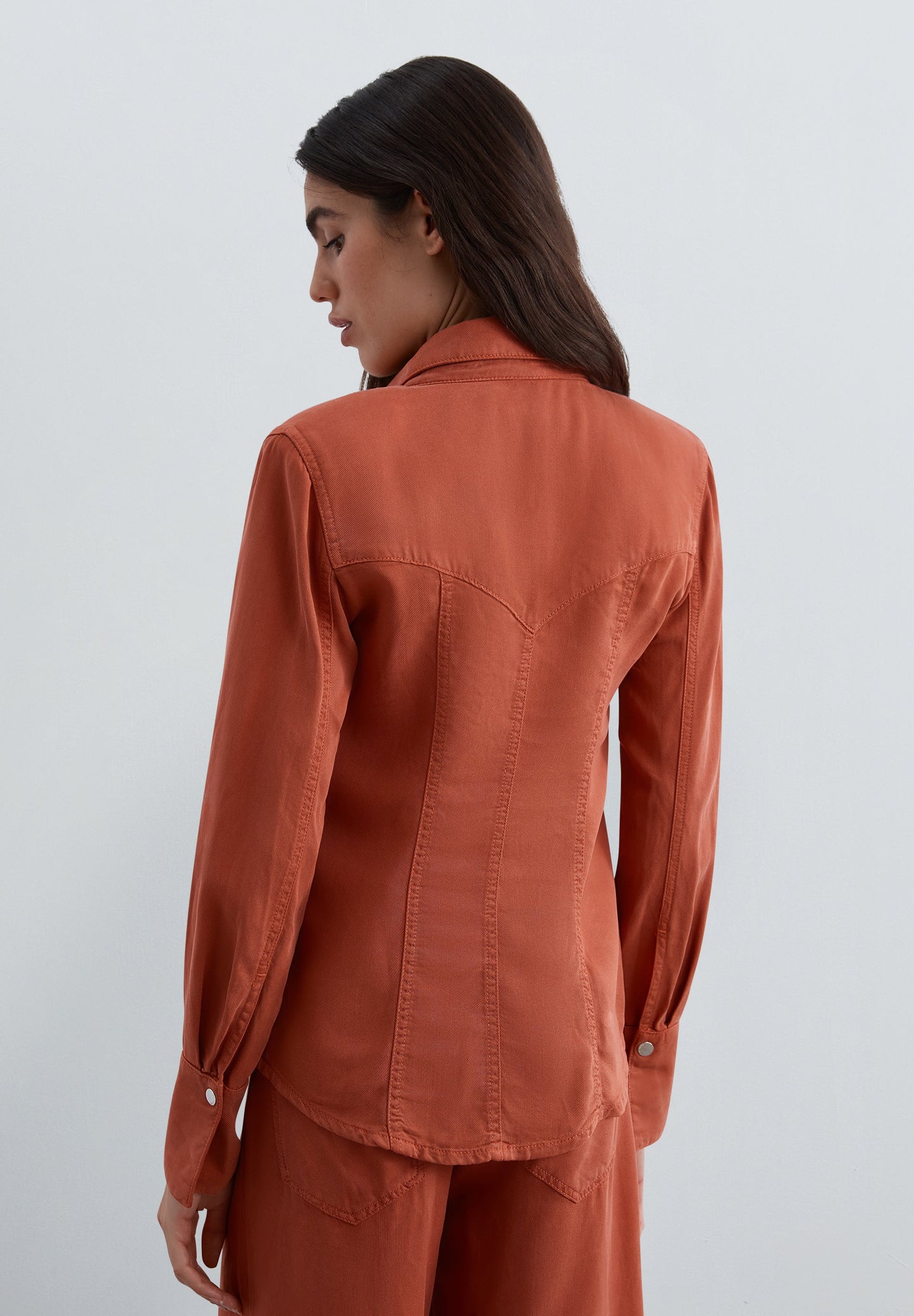 LOOSE-FITTING LYOCELL SHIRT