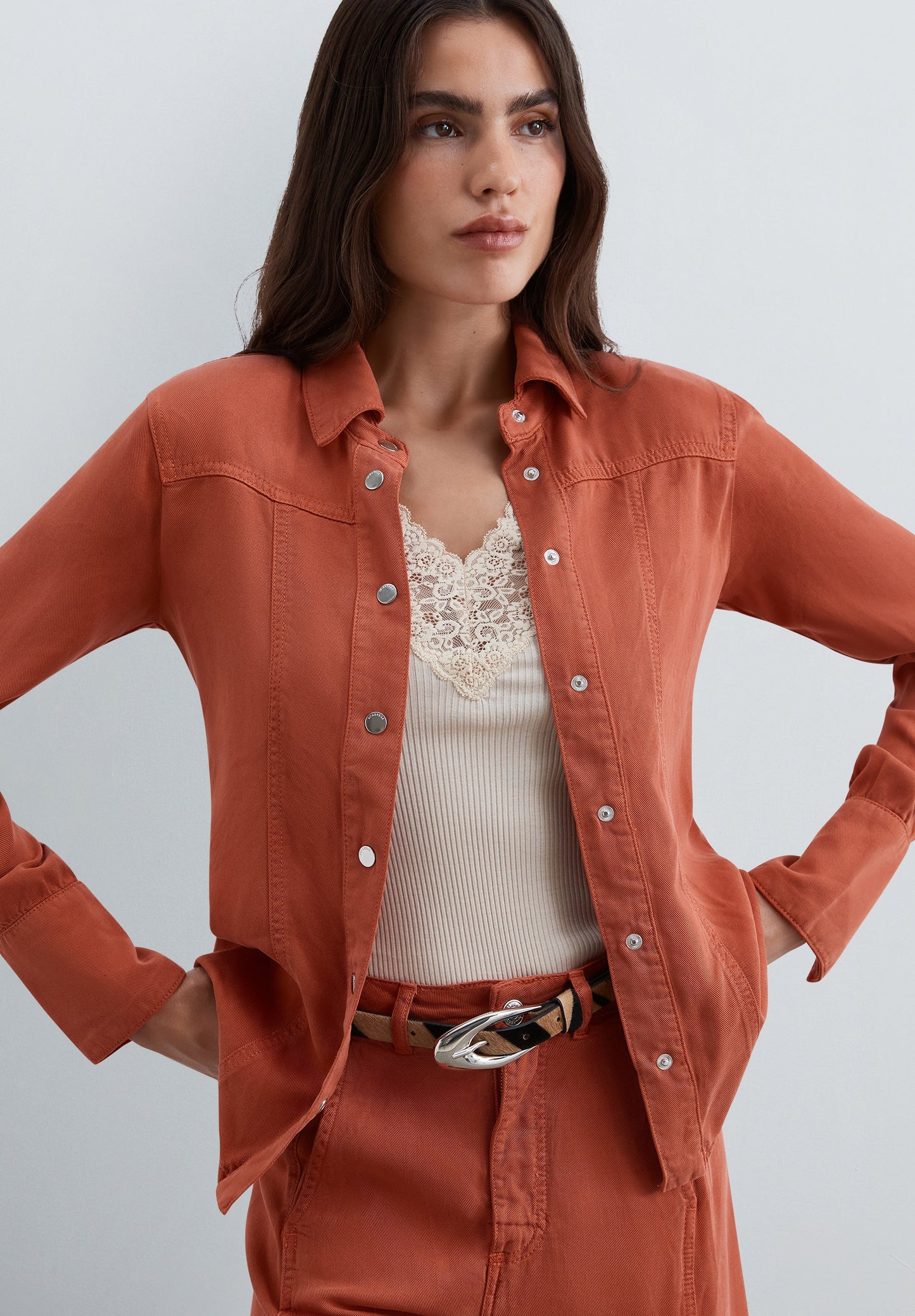 LOOSE-FITTING LYOCELL SHIRT
