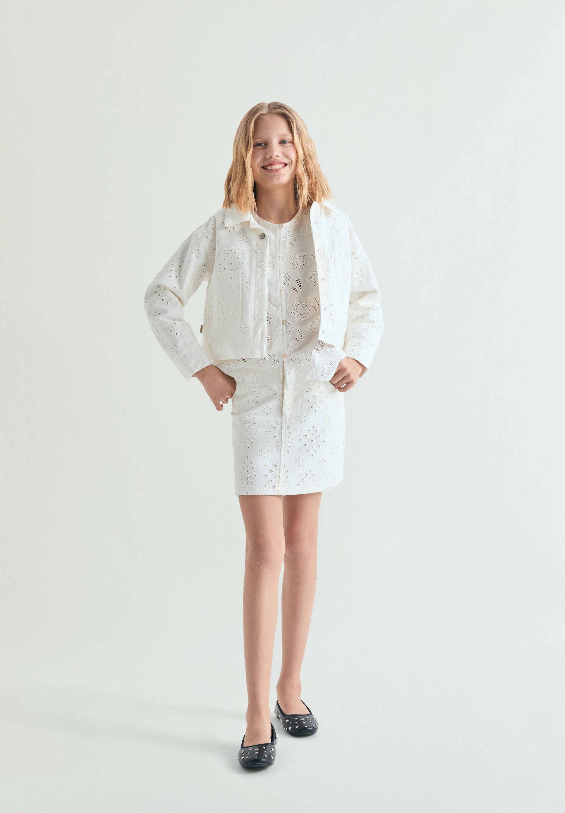 PERFORATED JACKET