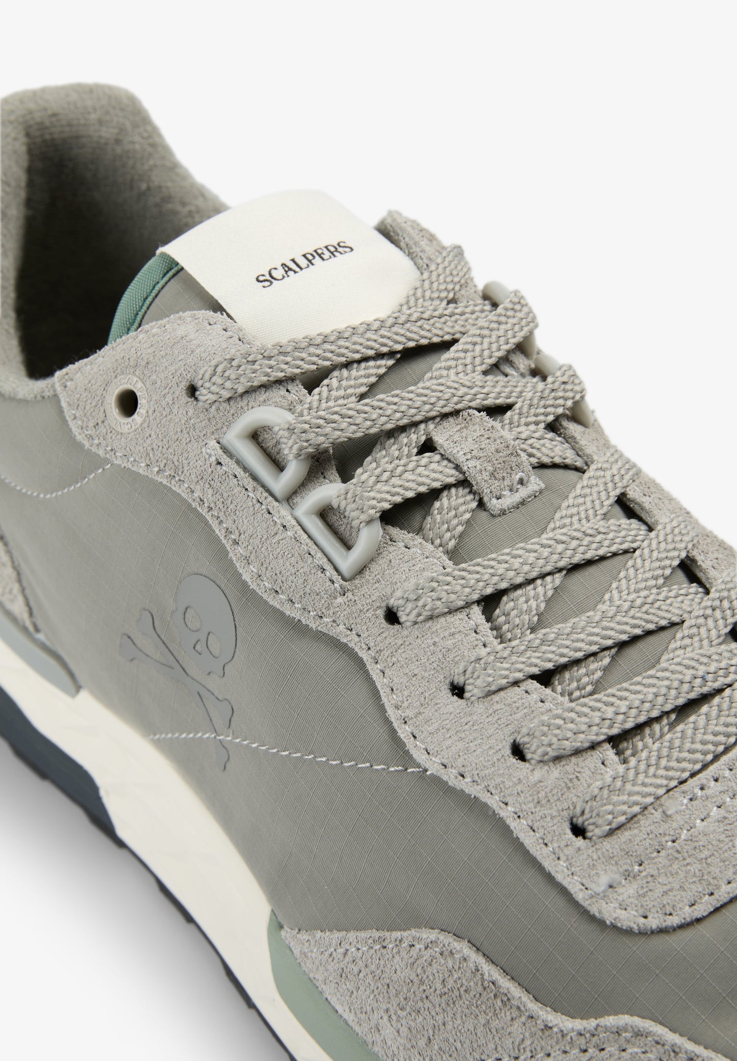 SNEAKERS WITH SIDE SKULL