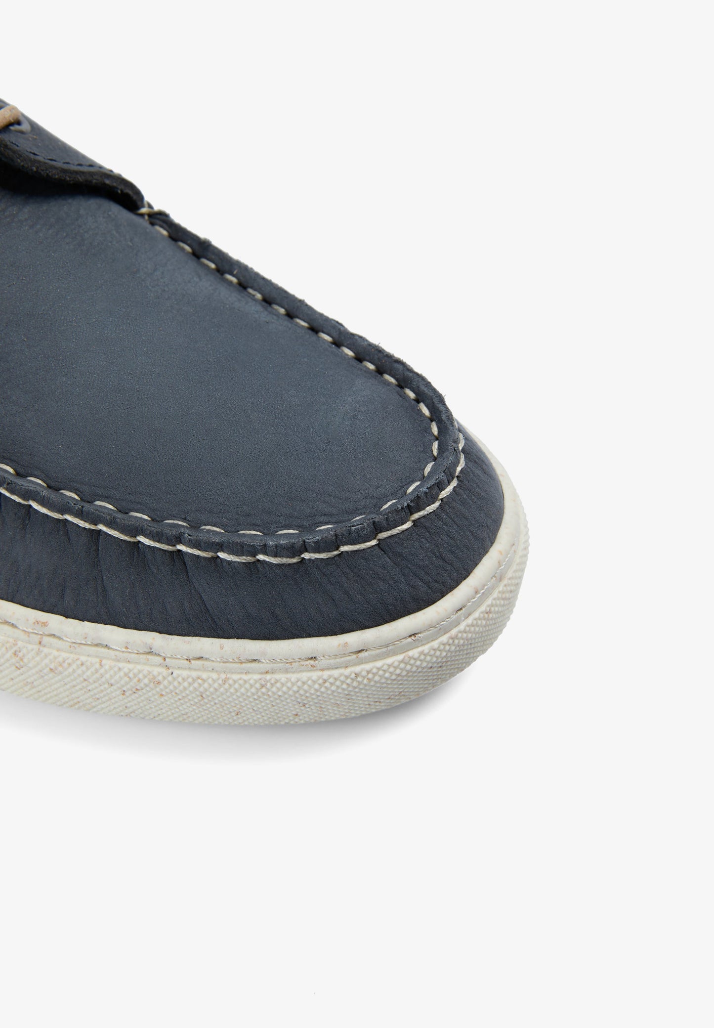 100% RECYCLED LEATHER BOAT SHOES