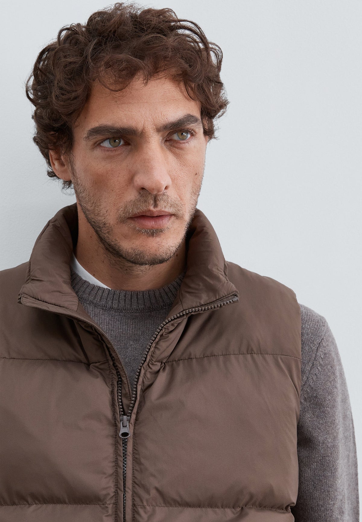 PUFFER VEST WITH POCKETS
