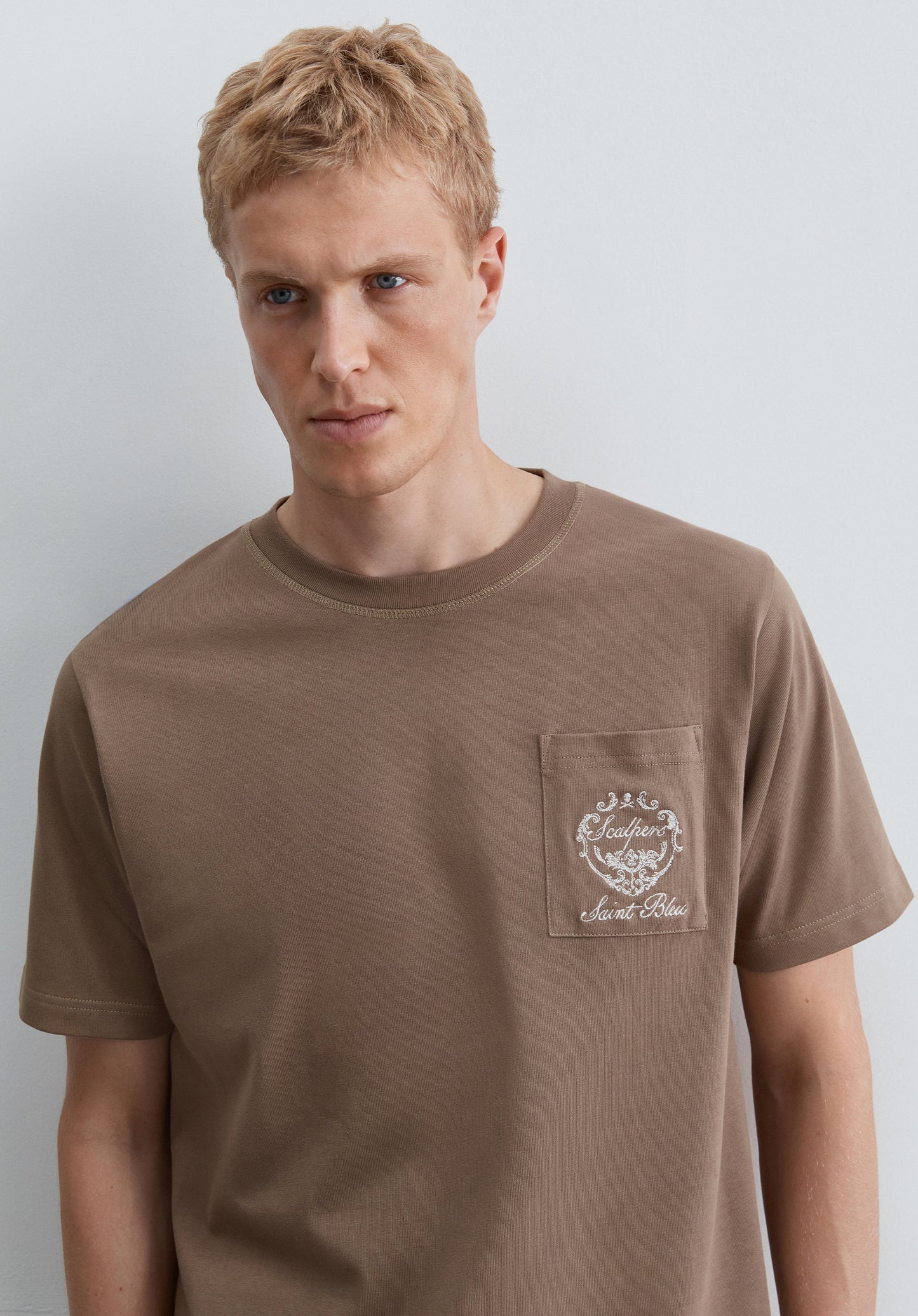 BOXY FIT EMBROIDERED T-SHIRT