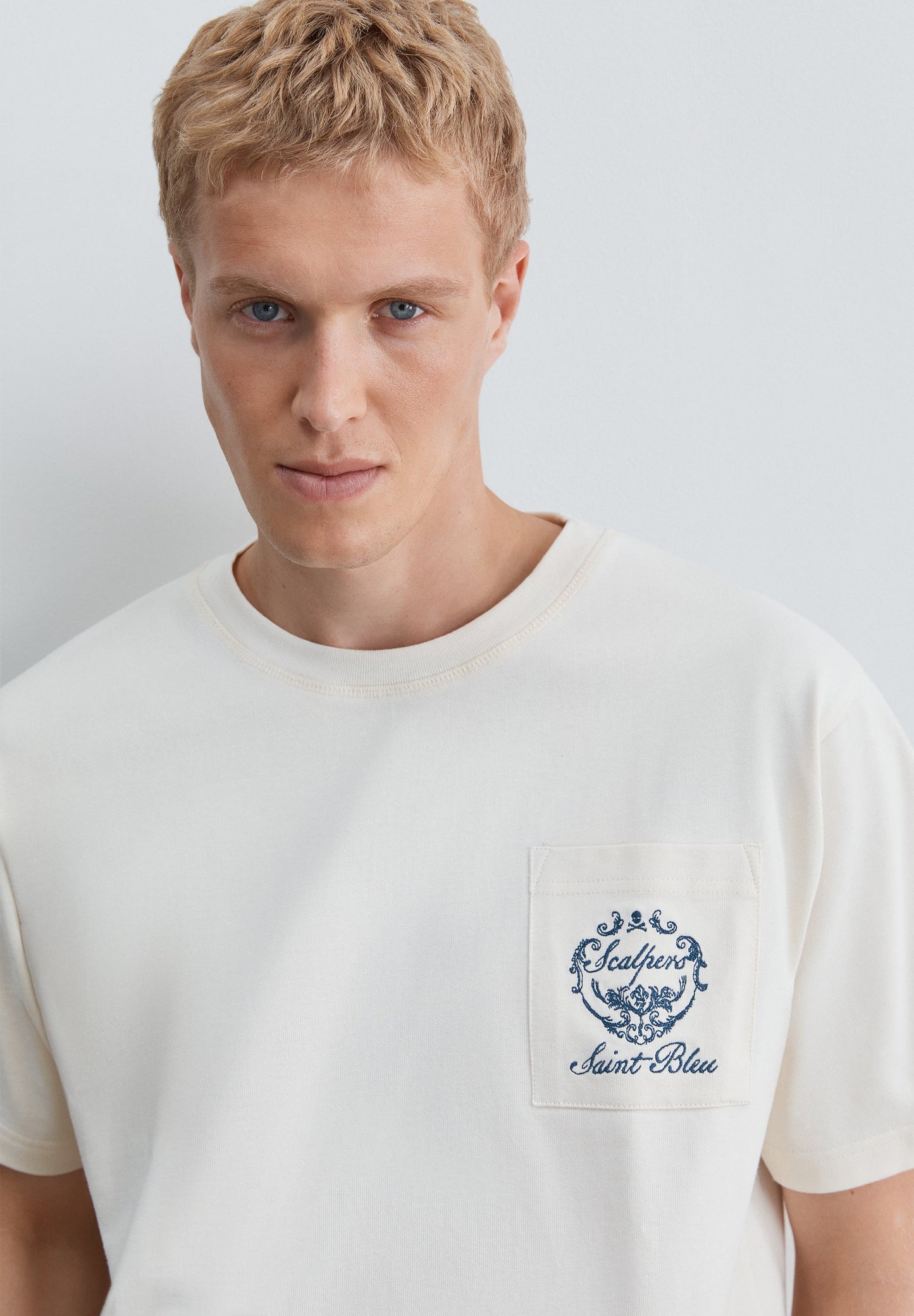 BOXY FIT EMBROIDERED T-SHIRT